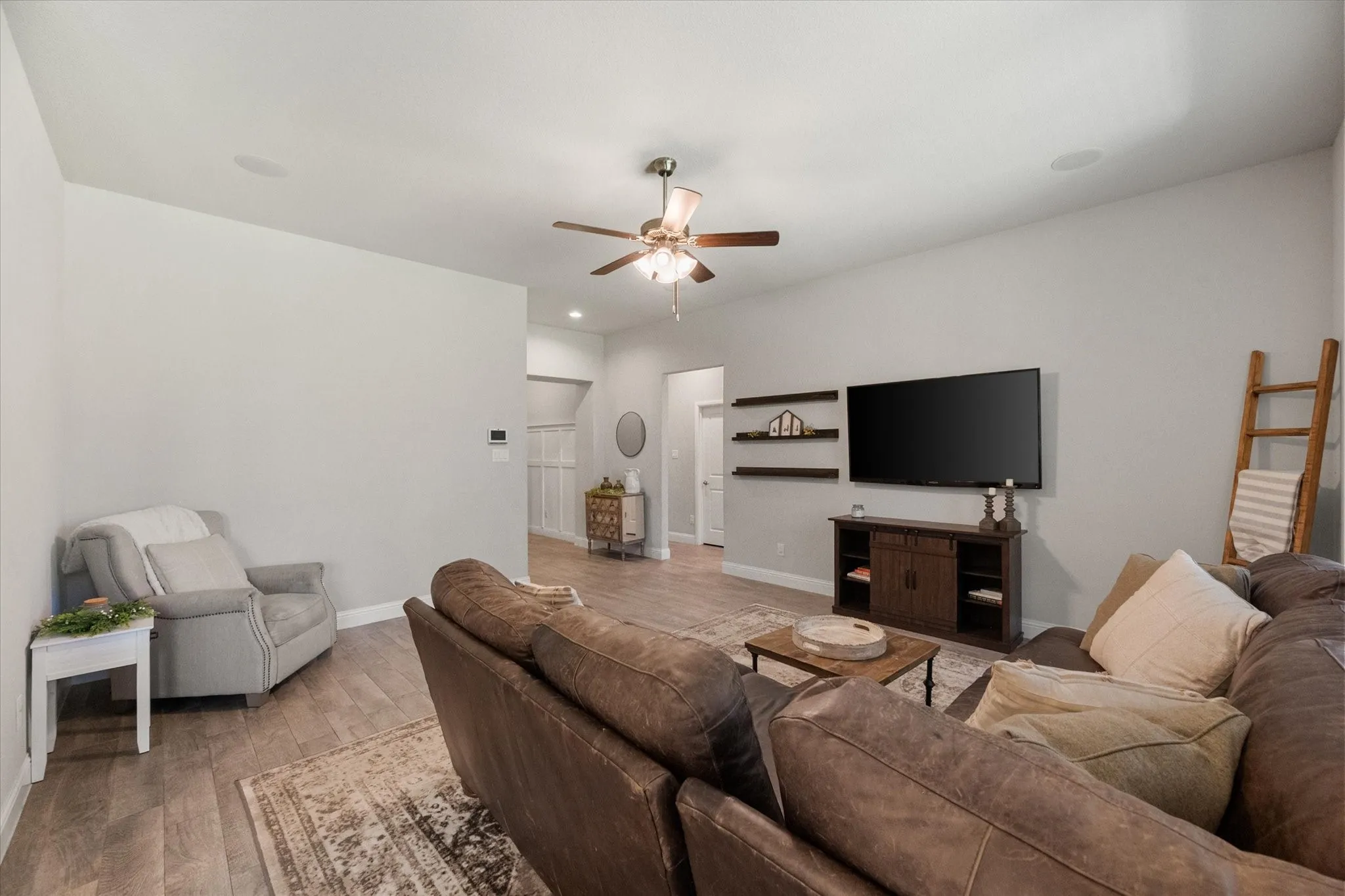 Single Family Residence For Sale in Ellis County , 5600 Log Cabin Court, Midlothian, Texas 76065, 4 Bedroom, 2 Bathroom, 2 Garage spaces, 1,882 Sqft, built in 2021, mls#21384038, Real Estate Agent in Midlothian, Homes For Sale in Ellis county, Homes For Sale in Midlothian, Realtor in Midlothian Texas, Real Estate Brokerage Independent Realty Texas, Luminita Cordes Realtor