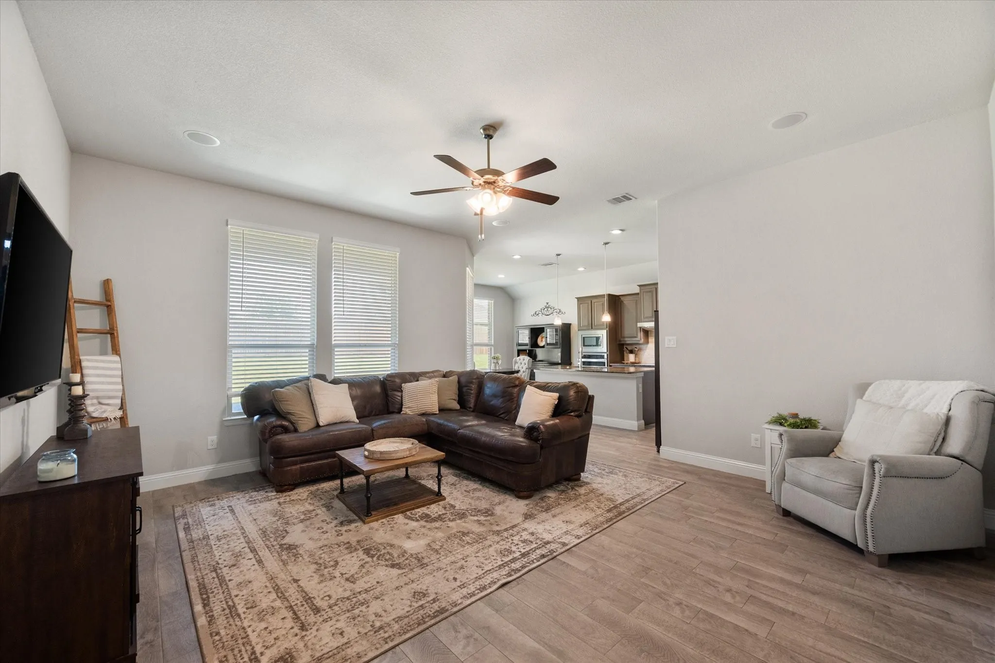 Single Family Residence For Sale in Ellis County , 5600 Log Cabin Court, Midlothian, Texas 76065, 4 Bedroom, 2 Bathroom, 2 Garage spaces, 1,882 Sqft, built in 2021, mls#21384038, Real Estate Agent in Midlothian, Homes For Sale in Ellis county, Homes For Sale in Midlothian, Realtor in Midlothian Texas, Real Estate Brokerage Independent Realty Texas, Luminita Cordes Realtor