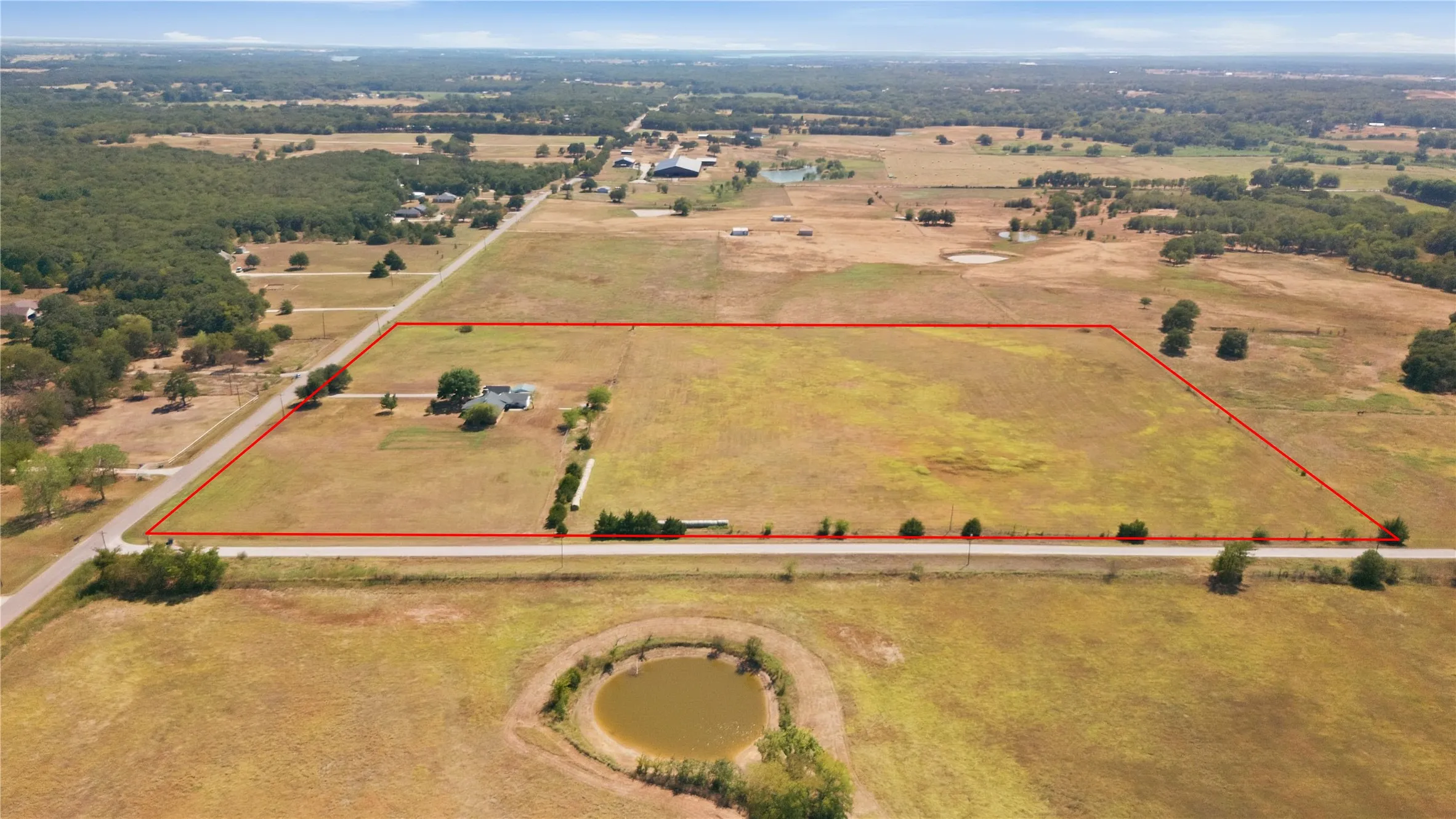 Single Family Residence For Sale in Grayson County , 6411 W Line Road, Collinsville, Texas 76240, 4 Bedroom, 2 Bathroom, 2 Garage spaces, 2,104 Sqft, built in 1986, mls#21381674, Real Estate Agent in Collinsville, Homes For Sale in Grayson county, Homes For Sale in Collinsville, Realtor in Collinsville Texas, Real Estate Brokerage Independent Realty Texas, Luminita Cordes Realtor