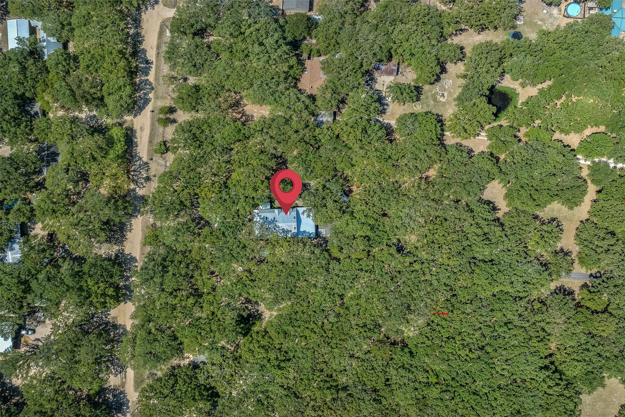 Single Family Residence For Sale in Henderson County , 19865 Leisureland Road, Mabank, Texas 75156, 5 Bedroom, 4 Bathroom, 2 Garage spaces, 2,812 Sqft, built in 1985, mls#21382421, Real Estate Agent in Mabank, Homes For Sale in Henderson county, Homes For Sale in Mabank, Realtor in Mabank Texas, Real Estate Brokerage Independent Realty Texas, Luminita Cordes Realtor
