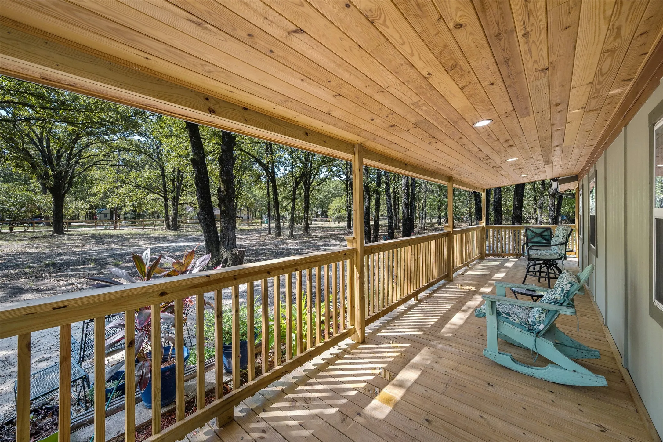 Single Family Residence For Sale in Henderson County , 19865 Leisureland Road, Mabank, Texas 75156, 5 Bedroom, 4 Bathroom, 2 Garage spaces, 2,812 Sqft, built in 1985, mls#21382421, Real Estate Agent in Mabank, Homes For Sale in Henderson county, Homes For Sale in Mabank, Realtor in Mabank Texas, Real Estate Brokerage Independent Realty Texas, Luminita Cordes Realtor