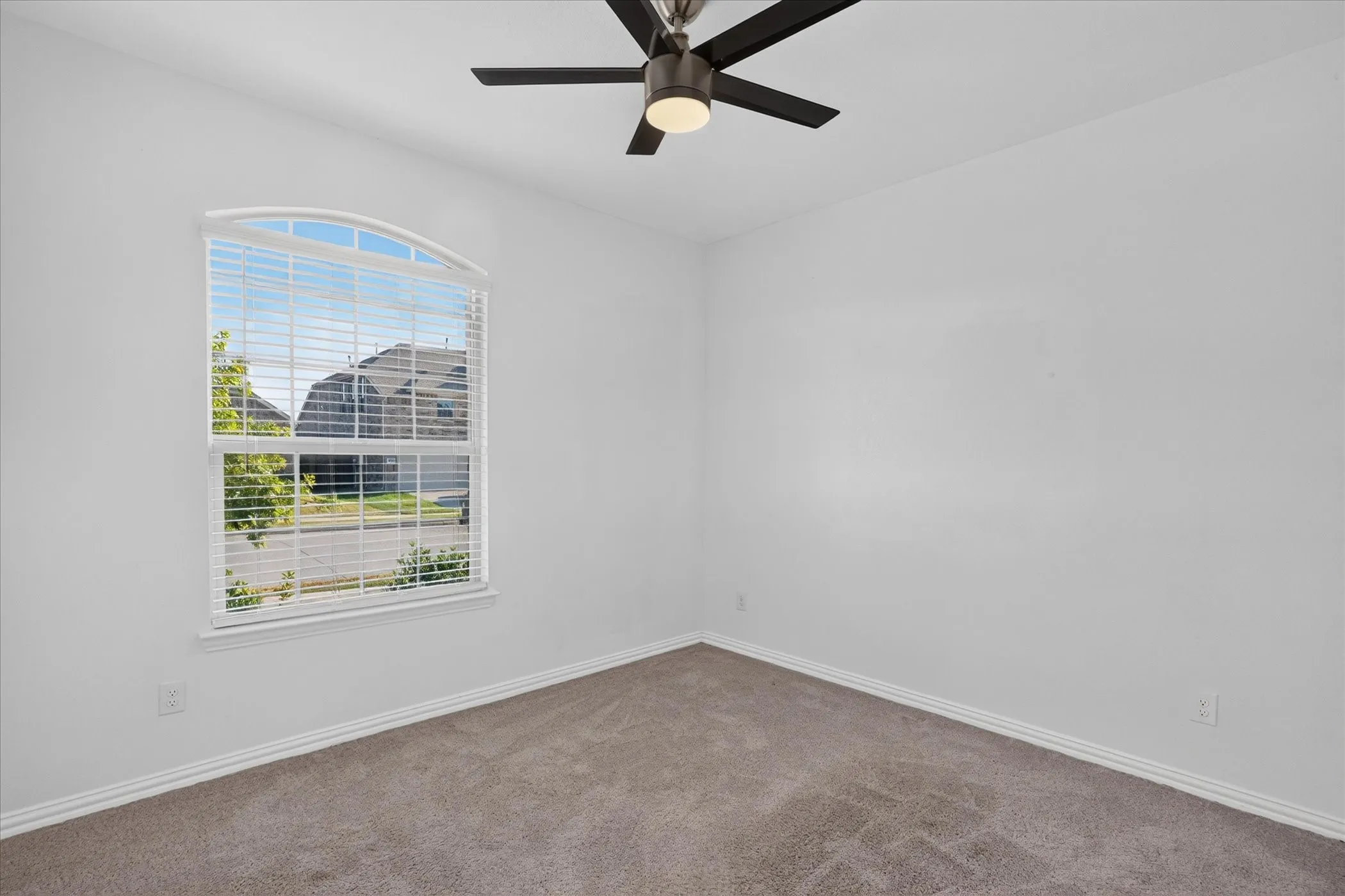 Single Family Residence For Rent in Collin County , 1222 Smoketree Lane, Princeton, Texas 75407, 4 Bedroom, 2 Bathroom, 2 Garage spaces, 1,996 Sqft, built in 2022, mls#21380388, Real Estate Agent in Princeton, Homes For Rent in Collin county, Homes For Rent in Princeton, Realtor in Princeton Texas, Real Estate Brokerage Independent Realty Texas, Luminita Cordes Realtor