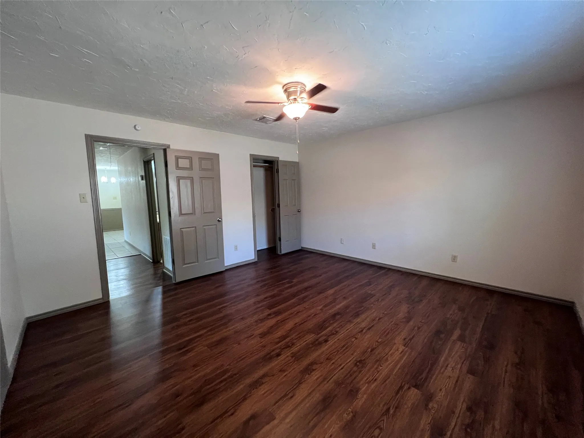 Duplex For Rent in Tarrant County , 11913 Metmora Court, Fort Worth, Texas 76008, 3 Bedroom, 2 Bathroom, 1 Garage spaces, 1,015 Sqft, built in 1985, mls#21385002, Real Estate Agent in Fort Worth, Homes For Rent in Tarrant county, Homes For Rent in Fort Worth, Realtor in Fort Worth Texas, Real Estate Brokerage Independent Realty Texas, Luminita Cordes Realtor