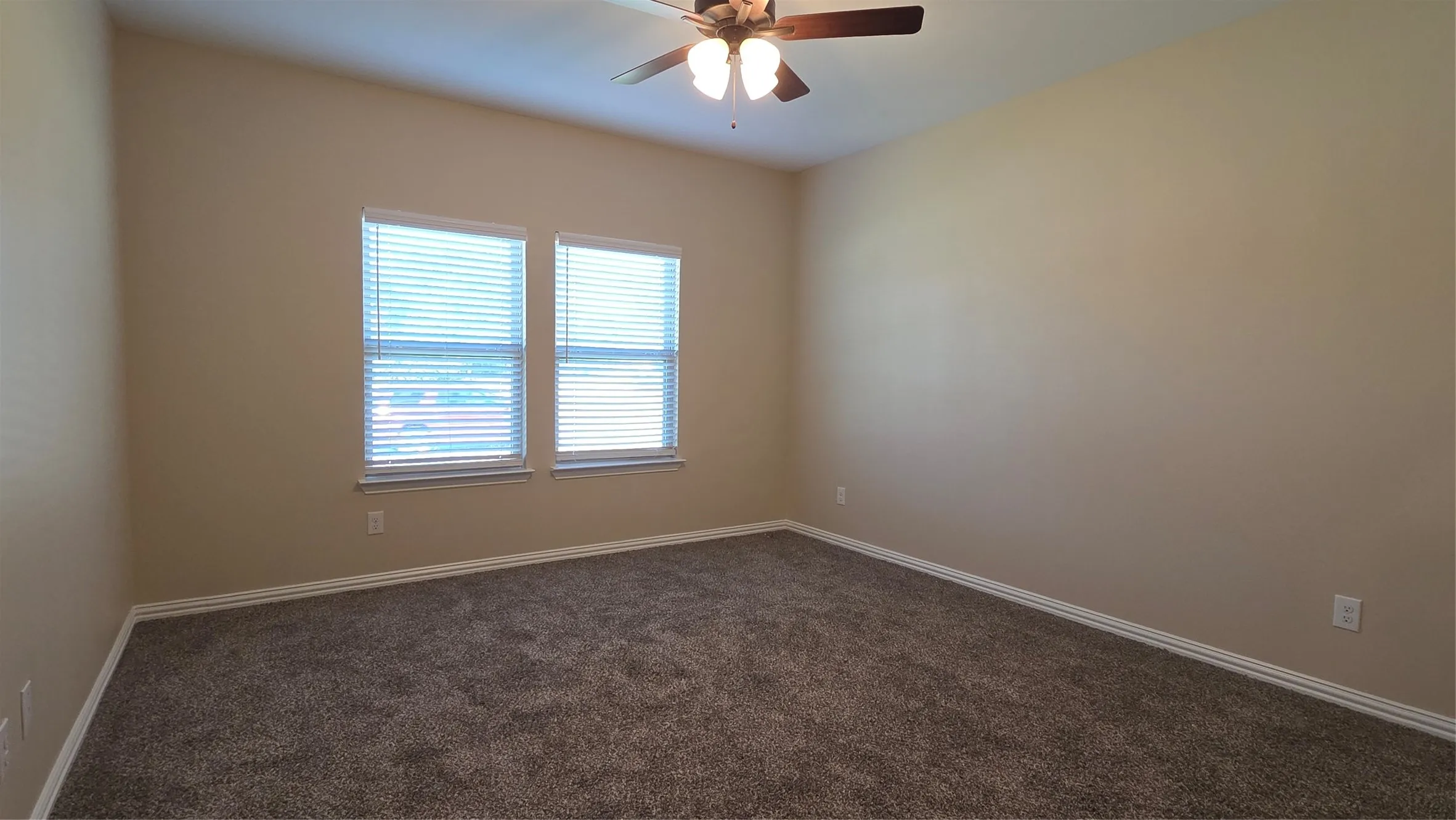 Single Family Residence For Rent in Hunt County , 4007 Wellington Street, Greenville, Texas 75401, 3 Bedroom, 2 Bathroom, 2 Garage spaces, 1,461 Sqft, built in 2021, mls#21370774, Real Estate Agent in Greenville, Homes For Rent in Hunt county, Homes For Rent in Greenville, Realtor in Greenville Texas, Real Estate Brokerage Independent Realty Texas, Luminita Cordes Realtor