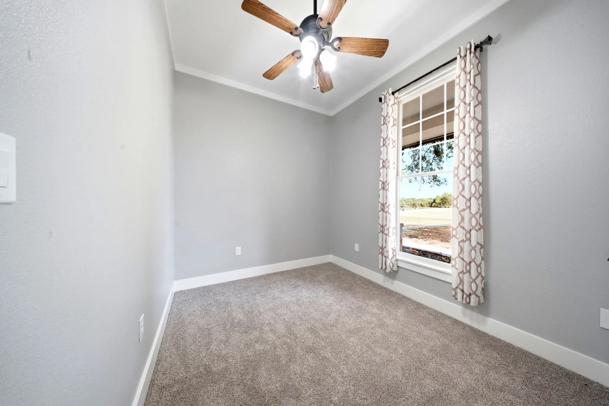 Single Family Residence For Sale in Denton County , 5480 New Hope Road, Aubrey, Texas 76227, 4 Bedroom, 3 Bathroom, 3 Garage spaces, 2,600 Sqft, built in 2009, mls#21384668, Real Estate Agent in Aubrey, Homes For Sale in Denton county, Homes For Sale in Aubrey, Realtor in Aubrey Texas, Real Estate Brokerage Independent Realty Texas, Luminita Cordes Realtor