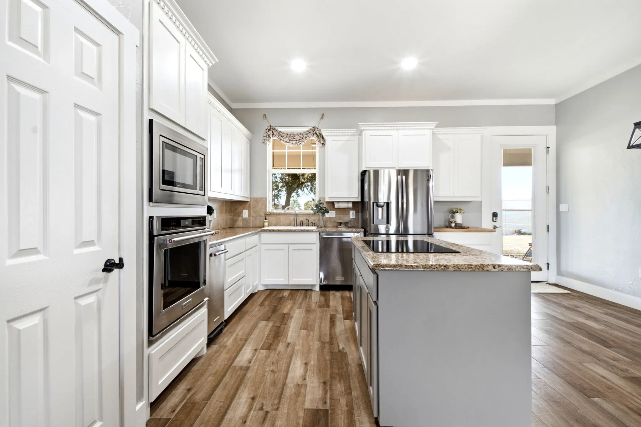 Single Family Residence For Sale in Denton County , 5480 New Hope Road, Aubrey, Texas 76227, 4 Bedroom, 3 Bathroom, 3 Garage spaces, 2,600 Sqft, built in 2009, mls#21384668, Real Estate Agent in Aubrey, Homes For Sale in Denton county, Homes For Sale in Aubrey, Realtor in Aubrey Texas, Real Estate Brokerage Independent Realty Texas, Luminita Cordes Realtor