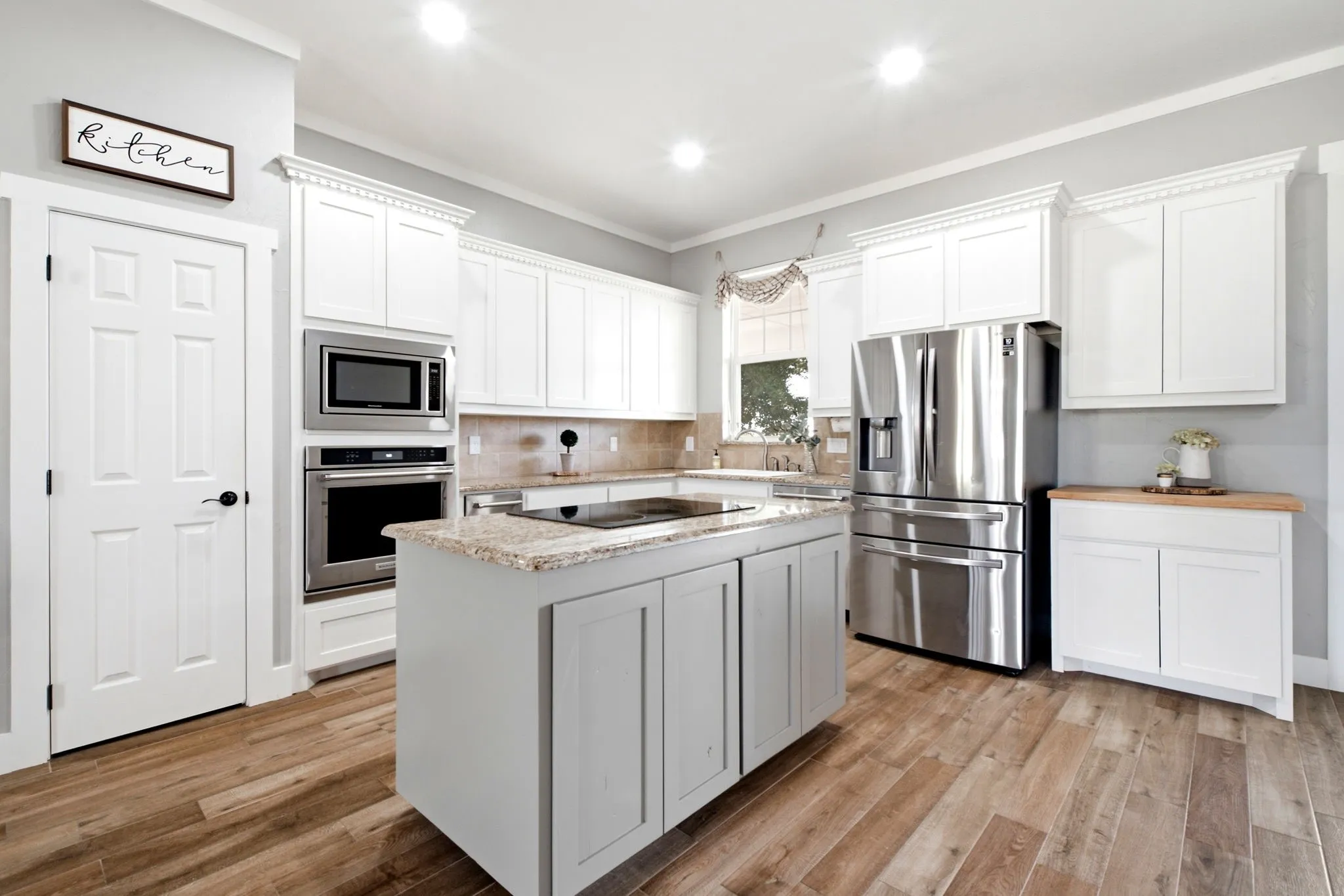 Single Family Residence For Sale in Denton County , 5480 New Hope Road, Aubrey, Texas 76227, 4 Bedroom, 3 Bathroom, 3 Garage spaces, 2,600 Sqft, built in 2009, mls#21384668, Real Estate Agent in Aubrey, Homes For Sale in Denton county, Homes For Sale in Aubrey, Realtor in Aubrey Texas, Real Estate Brokerage Independent Realty Texas, Luminita Cordes Realtor