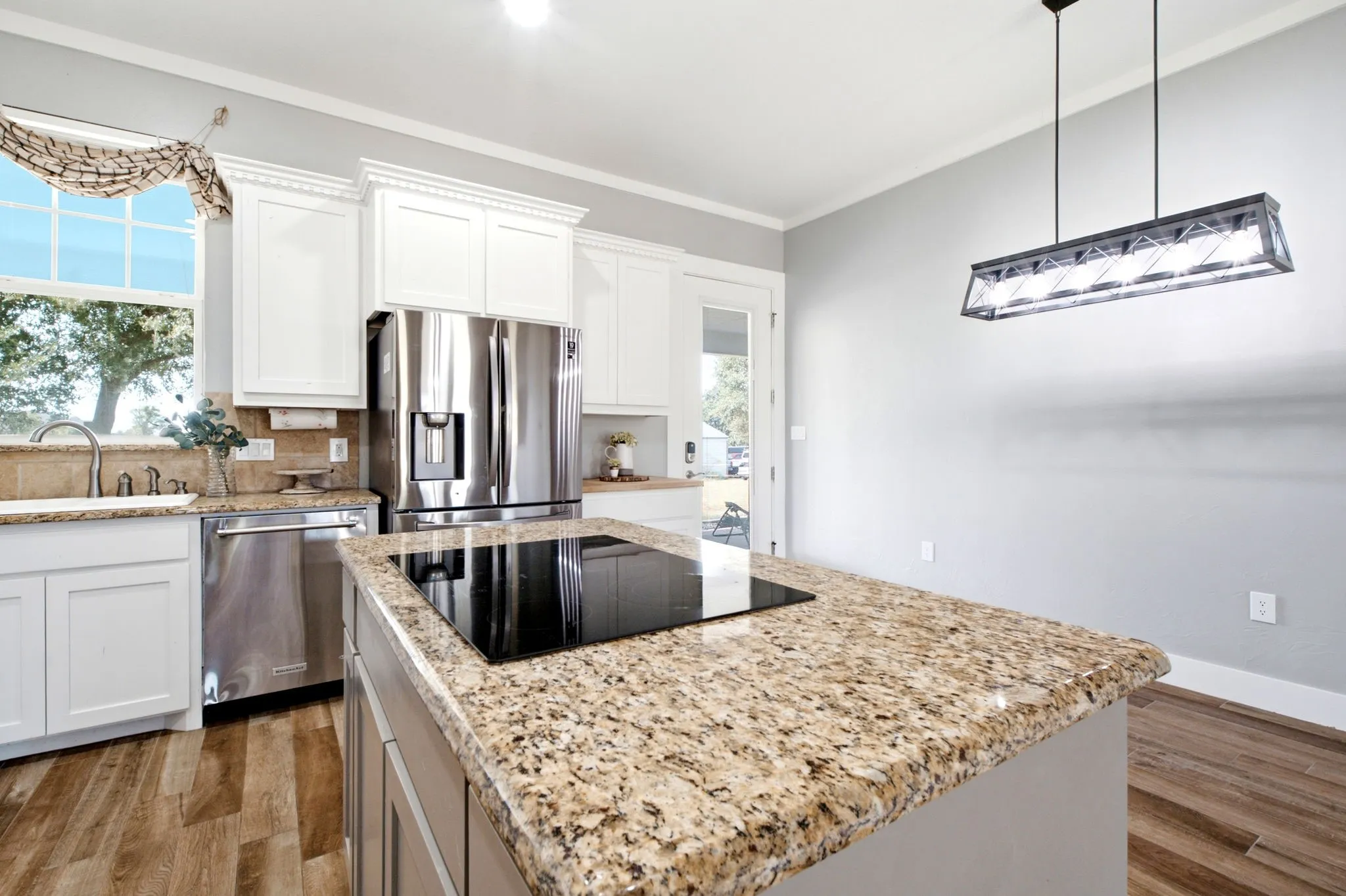 Single Family Residence For Sale in Denton County , 5480 New Hope Road, Aubrey, Texas 76227, 4 Bedroom, 3 Bathroom, 3 Garage spaces, 2,600 Sqft, built in 2009, mls#21384668, Real Estate Agent in Aubrey, Homes For Sale in Denton county, Homes For Sale in Aubrey, Realtor in Aubrey Texas, Real Estate Brokerage Independent Realty Texas, Luminita Cordes Realtor
