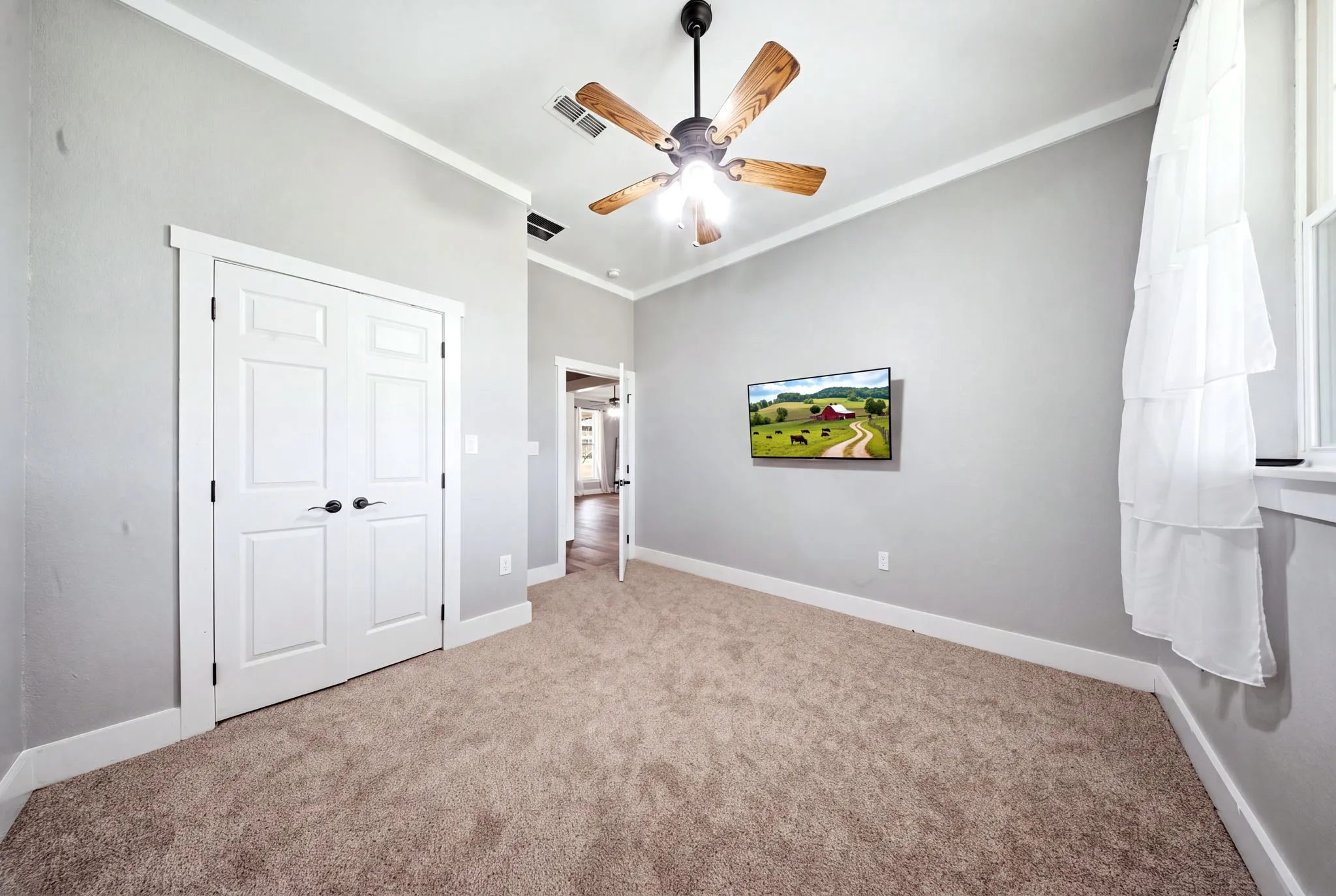 Single Family Residence For Sale in Denton County , 5480 New Hope Road, Aubrey, Texas 76227, 4 Bedroom, 3 Bathroom, 3 Garage spaces, 2,600 Sqft, built in 2009, mls#21384668, Real Estate Agent in Aubrey, Homes For Sale in Denton county, Homes For Sale in Aubrey, Realtor in Aubrey Texas, Real Estate Brokerage Independent Realty Texas, Luminita Cordes Realtor