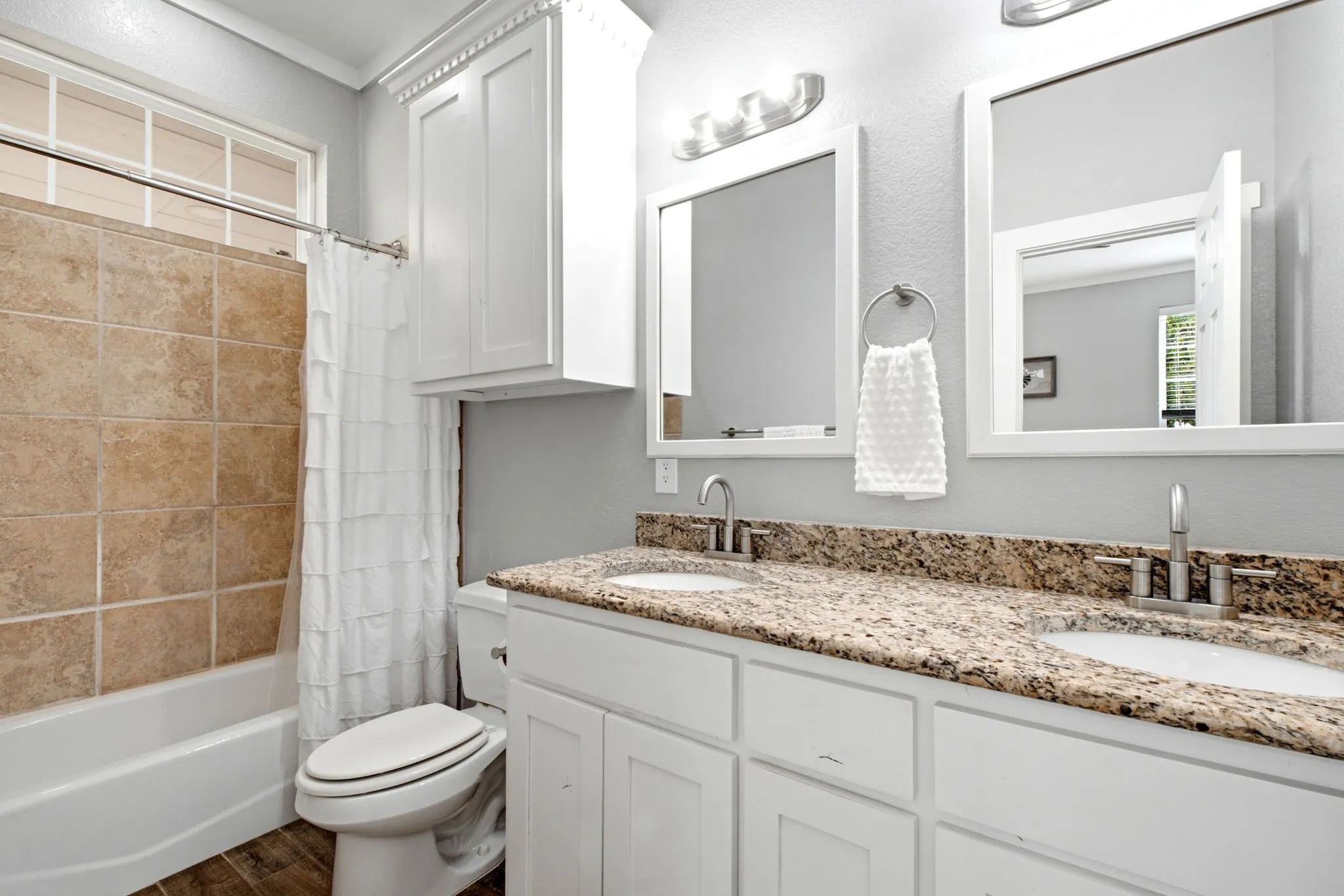 Single Family Residence For Sale in Denton County , 5480 New Hope Road, Aubrey, Texas 76227, 4 Bedroom, 3 Bathroom, 3 Garage spaces, 2,600 Sqft, built in 2009, mls#21384668, Real Estate Agent in Aubrey, Homes For Sale in Denton county, Homes For Sale in Aubrey, Realtor in Aubrey Texas, Real Estate Brokerage Independent Realty Texas, Luminita Cordes Realtor