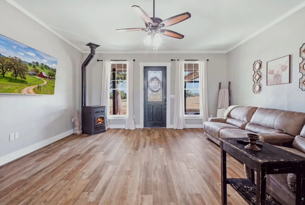 Single Family Residence For Sale in Denton County , 5480 New Hope Road, Aubrey, Texas 76227, 4 Bedroom, 3 Bathroom, 3 Garage spaces, 2,600 Sqft, built in 2009, mls#21384668, Real Estate Agent in Aubrey, Homes For Sale in Denton county, Homes For Sale in Aubrey, Realtor in Aubrey Texas, Real Estate Brokerage Independent Realty Texas, Luminita Cordes Realtor