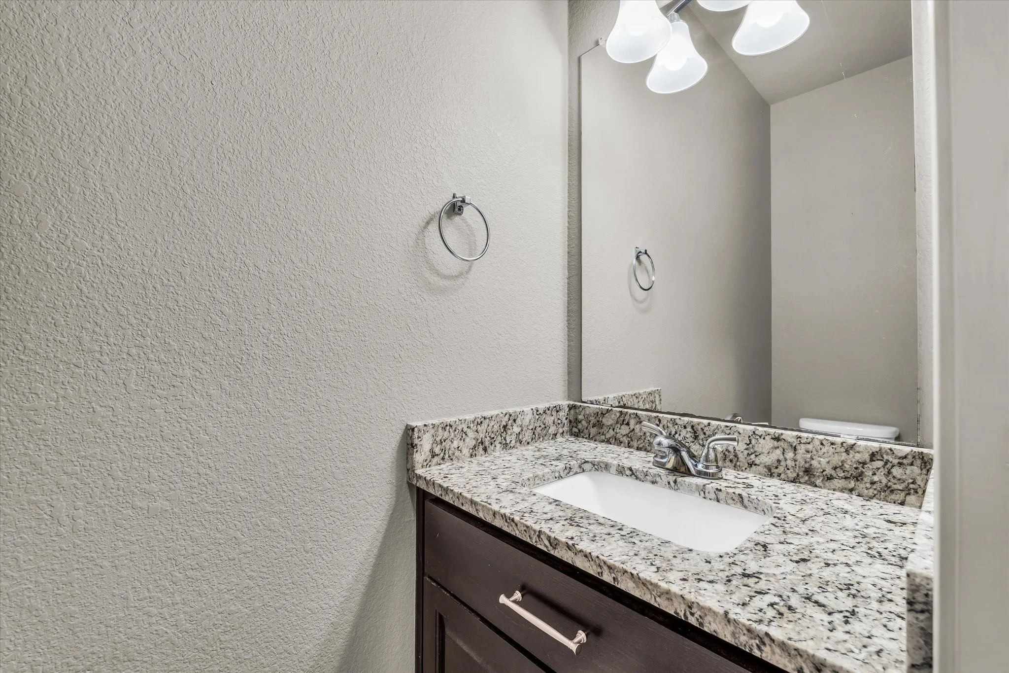 Single Family Residence For Sale in Mc Lennan County , 202 Milky Way, Bruceville, Texas 76630, 4 Bedroom, 3 Bathroom, 2 Garage spaces, 2,660 Sqft, built in 2017, mls#21384861, Real Estate Agent in Bruceville, Homes For Sale in Mc Lennan county, Homes For Sale in Bruceville, Realtor in Bruceville Texas, Real Estate Brokerage Independent Realty Texas, Luminita Cordes Realtor