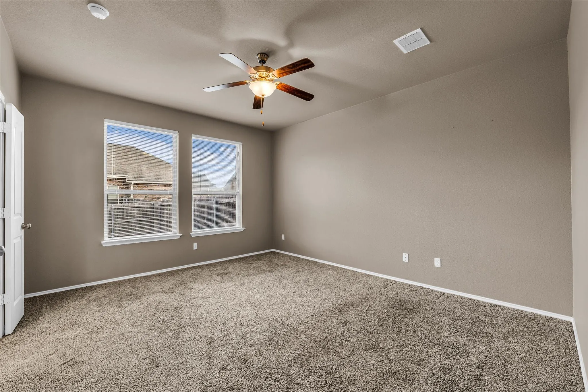 Single Family Residence For Sale in Mc Lennan County , 202 Milky Way, Bruceville, Texas 76630, 4 Bedroom, 3 Bathroom, 2 Garage spaces, 2,660 Sqft, built in 2017, mls#21384861, Real Estate Agent in Bruceville, Homes For Sale in Mc Lennan county, Homes For Sale in Bruceville, Realtor in Bruceville Texas, Real Estate Brokerage Independent Realty Texas, Luminita Cordes Realtor