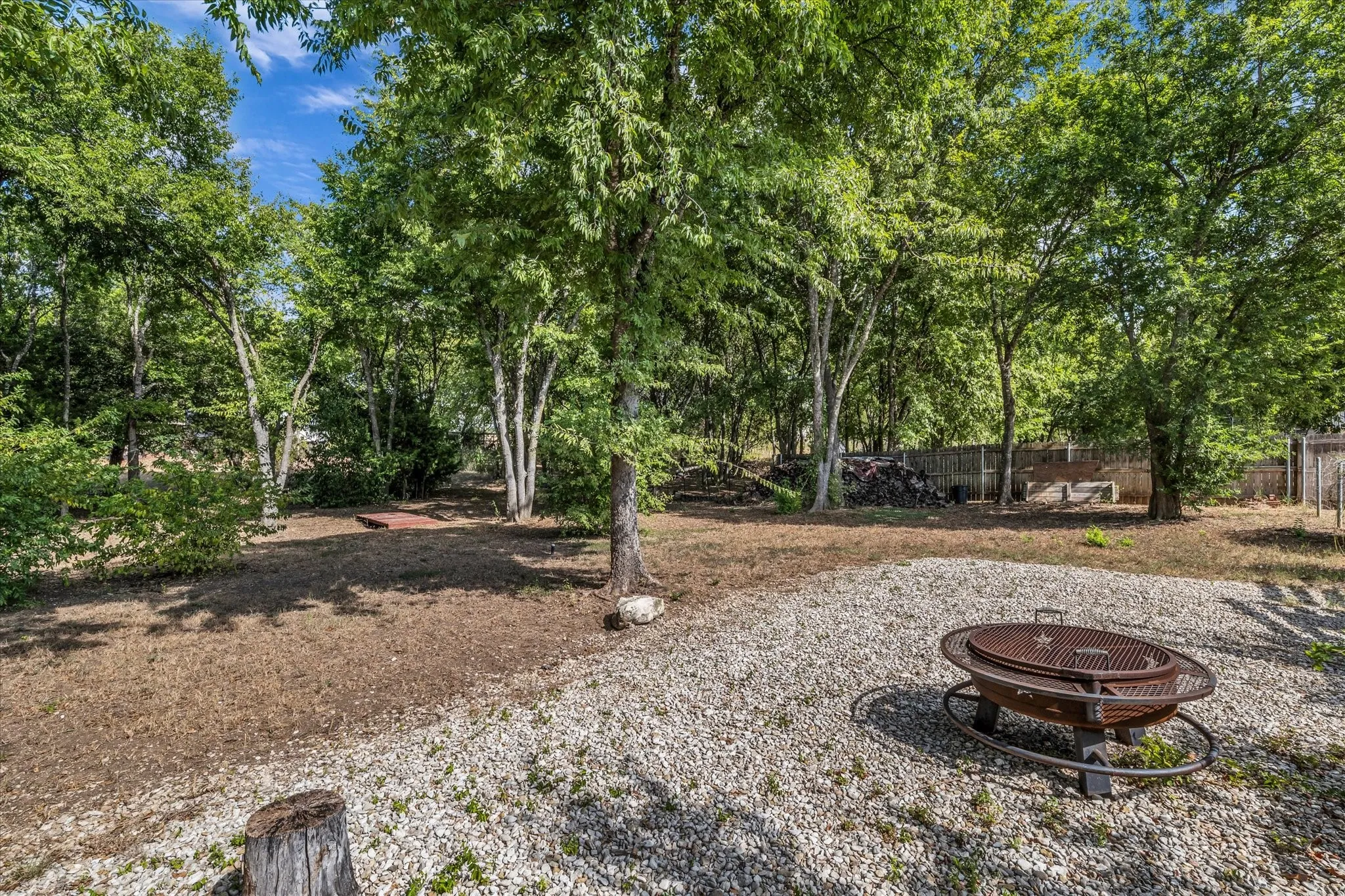Single Family Residence For Sale in Mc Lennan County , 202 Milky Way, Bruceville, Texas 76630, 4 Bedroom, 3 Bathroom, 2 Garage spaces, 2,660 Sqft, built in 2017, mls#21384861, Real Estate Agent in Bruceville, Homes For Sale in Mc Lennan county, Homes For Sale in Bruceville, Realtor in Bruceville Texas, Real Estate Brokerage Independent Realty Texas, Luminita Cordes Realtor