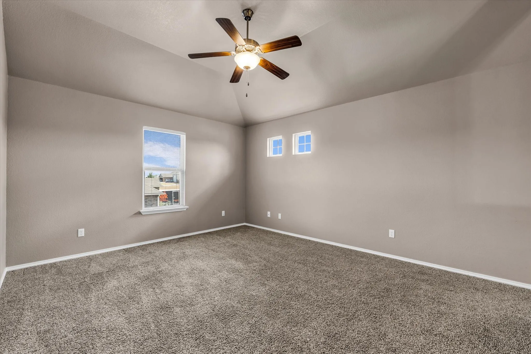 Single Family Residence For Sale in Mc Lennan County , 202 Milky Way, Bruceville, Texas 76630, 4 Bedroom, 3 Bathroom, 2 Garage spaces, 2,660 Sqft, built in 2017, mls#21384861, Real Estate Agent in Bruceville, Homes For Sale in Mc Lennan county, Homes For Sale in Bruceville, Realtor in Bruceville Texas, Real Estate Brokerage Independent Realty Texas, Luminita Cordes Realtor
