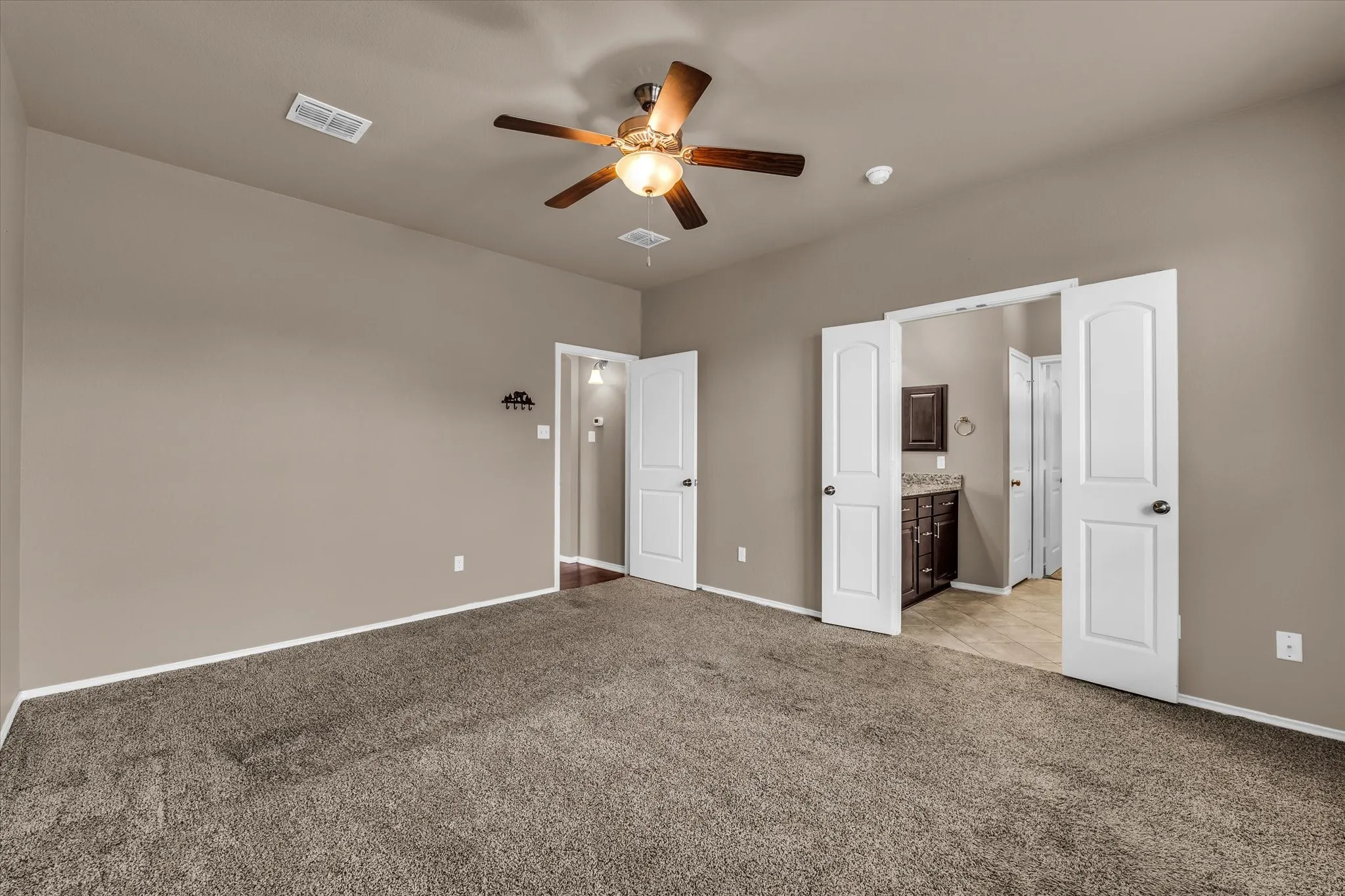Single Family Residence For Sale in Mc Lennan County , 202 Milky Way, Bruceville, Texas 76630, 4 Bedroom, 3 Bathroom, 2 Garage spaces, 2,660 Sqft, built in 2017, mls#21384861, Real Estate Agent in Bruceville, Homes For Sale in Mc Lennan county, Homes For Sale in Bruceville, Realtor in Bruceville Texas, Real Estate Brokerage Independent Realty Texas, Luminita Cordes Realtor