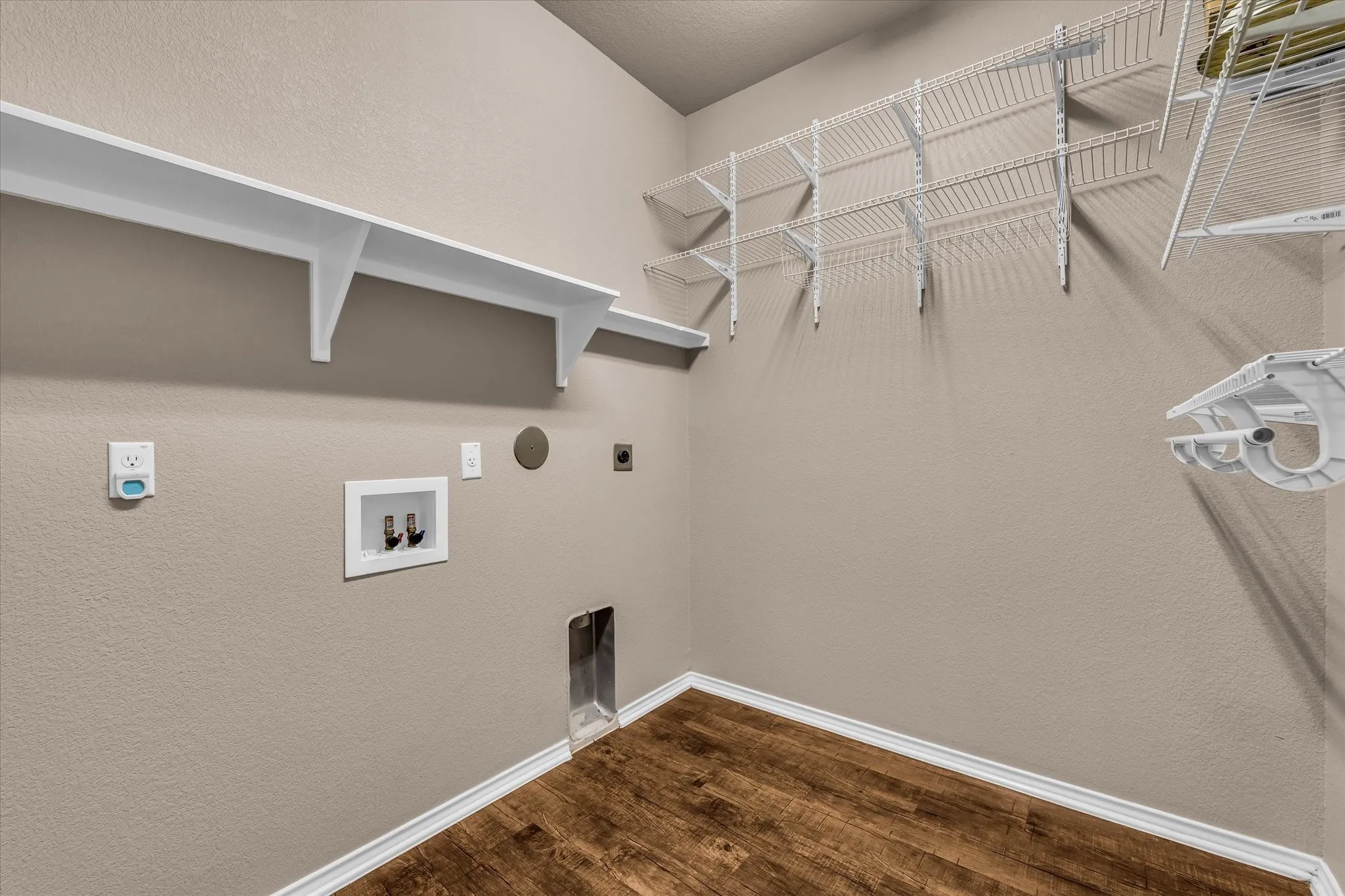 Single Family Residence For Sale in Mc Lennan County , 202 Milky Way, Bruceville, Texas 76630, 4 Bedroom, 3 Bathroom, 2 Garage spaces, 2,660 Sqft, built in 2017, mls#21384861, Real Estate Agent in Bruceville, Homes For Sale in Mc Lennan county, Homes For Sale in Bruceville, Realtor in Bruceville Texas, Real Estate Brokerage Independent Realty Texas, Luminita Cordes Realtor