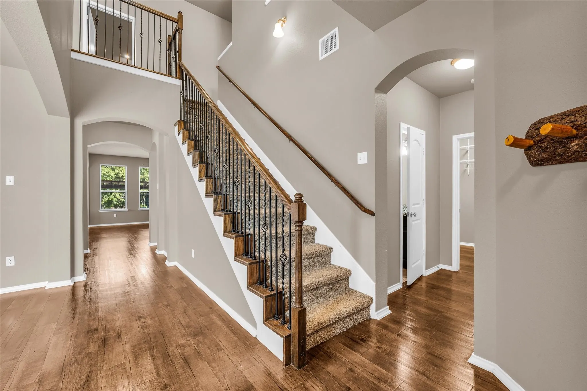 Single Family Residence For Sale in Mc Lennan County , 202 Milky Way, Bruceville, Texas 76630, 4 Bedroom, 3 Bathroom, 2 Garage spaces, 2,660 Sqft, built in 2017, mls#21384861, Real Estate Agent in Bruceville, Homes For Sale in Mc Lennan county, Homes For Sale in Bruceville, Realtor in Bruceville Texas, Real Estate Brokerage Independent Realty Texas, Luminita Cordes Realtor