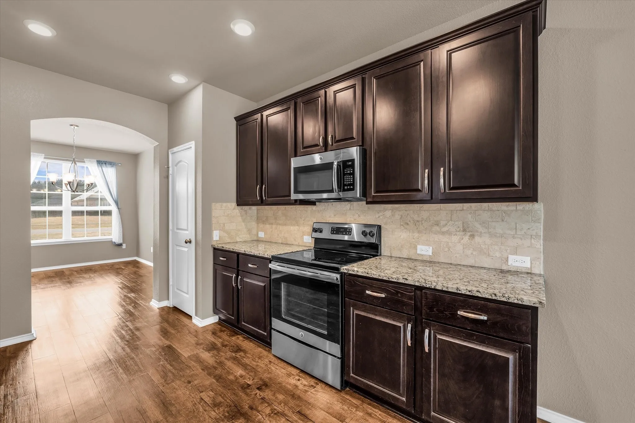 Single Family Residence For Sale in Mc Lennan County , 202 Milky Way, Bruceville, Texas 76630, 4 Bedroom, 3 Bathroom, 2 Garage spaces, 2,660 Sqft, built in 2017, mls#21384861, Real Estate Agent in Bruceville, Homes For Sale in Mc Lennan county, Homes For Sale in Bruceville, Realtor in Bruceville Texas, Real Estate Brokerage Independent Realty Texas, Luminita Cordes Realtor