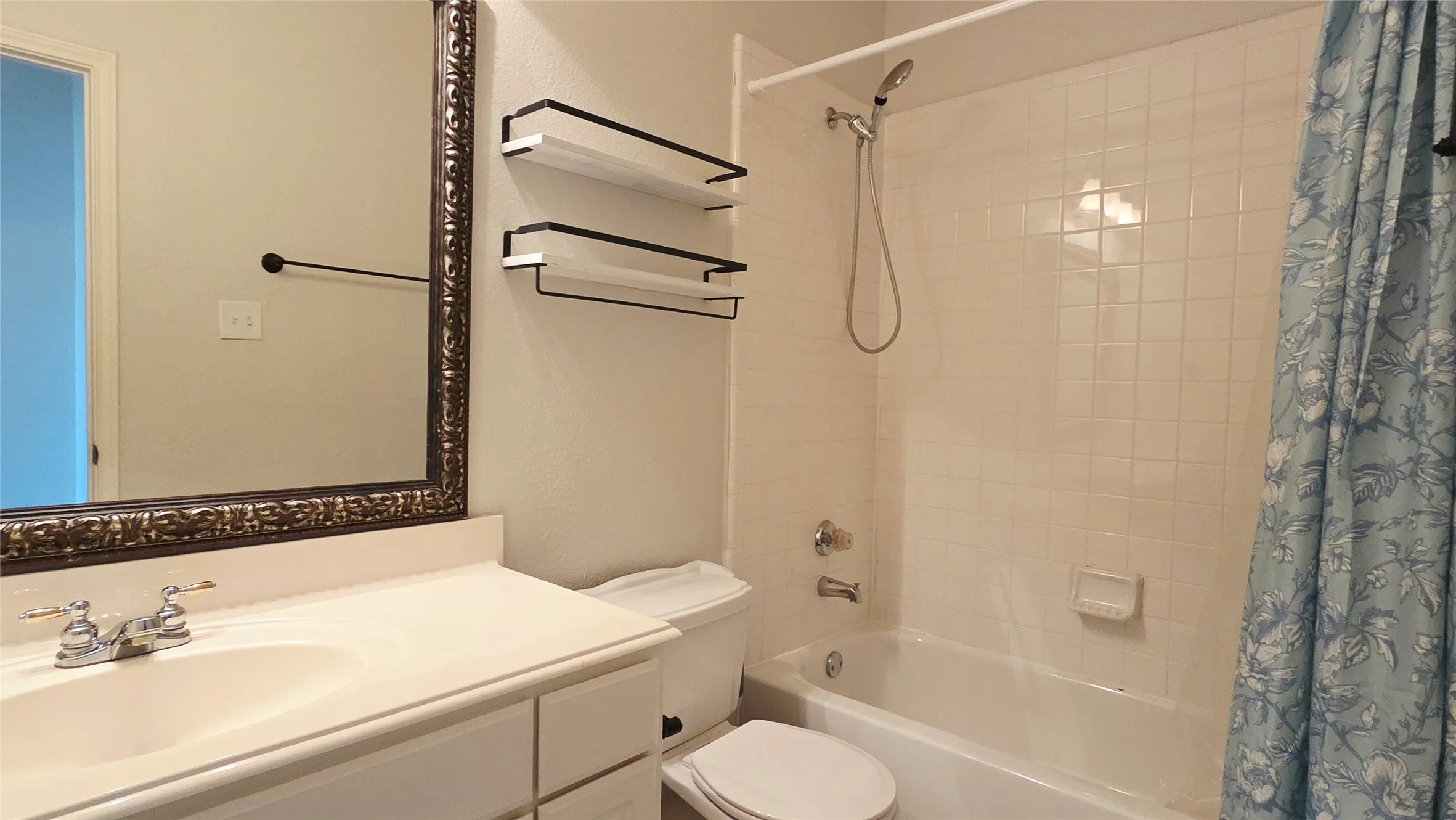 Single Family Residence For Rent in Collin County , 9029 Culberson Drive, Plano, Texas 75025, 5 Bedroom, 3 Bathroom, 2 Garage spaces, 3,159 Sqft, built in 1997, mls#21385006, Real Estate Agent in Plano, Homes For Rent in Collin county, Homes For Rent in Plano, Realtor in Plano Texas, Real Estate Brokerage Independent Realty Texas, Luminita Cordes Realtor