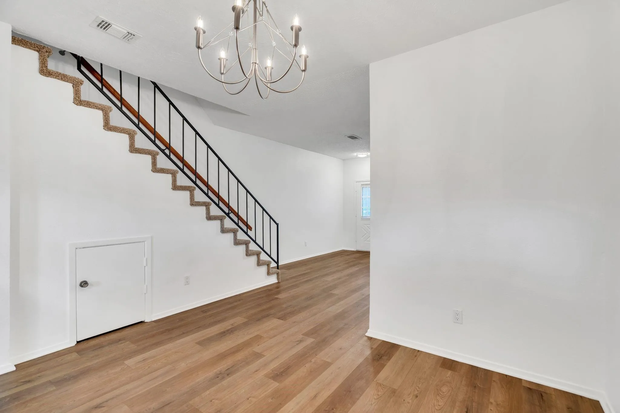 Condominium For Rent in Dallas County , 200 Samuel Boulevard 1, Coppell, Texas 75019, 2 Bedroom, 2 Bathroom, Garage spaces, 1,221 Sqft, built in 1984, mls#21385008, Real Estate Agent in Coppell, Homes For Rent in Dallas county, Homes For Rent in Coppell, Realtor in Coppell Texas, Real Estate Brokerage Independent Realty Texas, Luminita Cordes Realtor