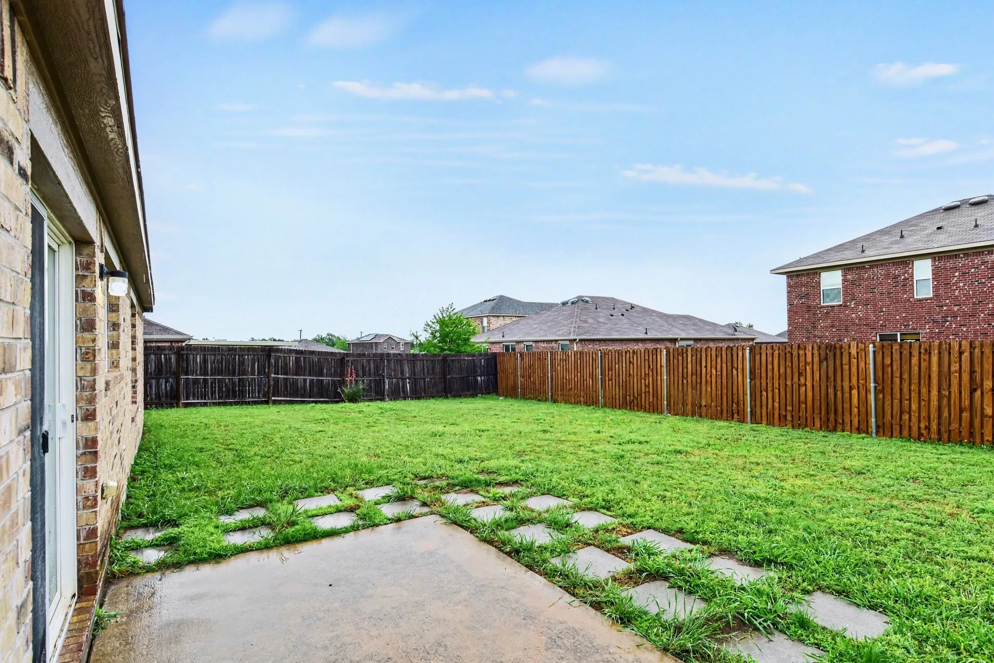 Single Family Residence For Sale in Kaufman County , 246 Willow Creek Lane, Terrell, Texas 75160, 3 Bedroom, 2 Bathroom, 2 Garage spaces, 1,234 Sqft, built in 2017, mls#21384733, Real Estate Agent in Terrell, Homes For Sale in Kaufman county, Homes For Sale in Terrell, Realtor in Terrell Texas, Real Estate Brokerage Independent Realty Texas, Luminita Cordes Realtor