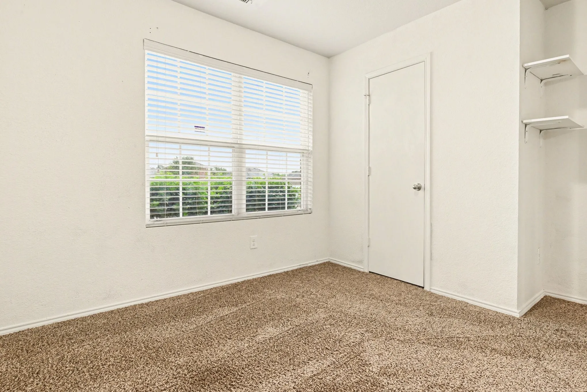 Single Family Residence For Sale in Kaufman County , 246 Willow Creek Lane, Terrell, Texas 75160, 3 Bedroom, 2 Bathroom, 2 Garage spaces, 1,234 Sqft, built in 2017, mls#21384733, Real Estate Agent in Terrell, Homes For Sale in Kaufman county, Homes For Sale in Terrell, Realtor in Terrell Texas, Real Estate Brokerage Independent Realty Texas, Luminita Cordes Realtor