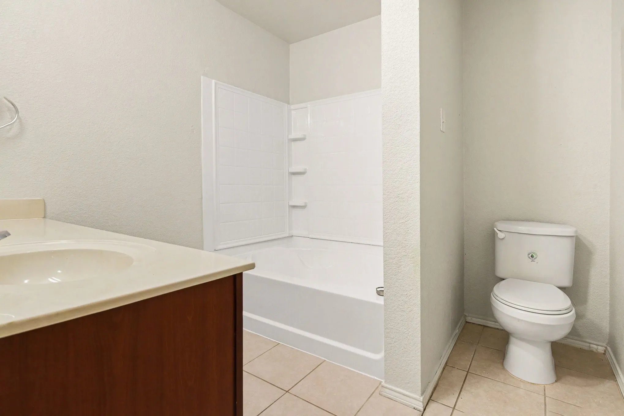 Single Family Residence For Sale in Kaufman County , 246 Willow Creek Lane, Terrell, Texas 75160, 3 Bedroom, 2 Bathroom, 2 Garage spaces, 1,234 Sqft, built in 2017, mls#21384733, Real Estate Agent in Terrell, Homes For Sale in Kaufman county, Homes For Sale in Terrell, Realtor in Terrell Texas, Real Estate Brokerage Independent Realty Texas, Luminita Cordes Realtor