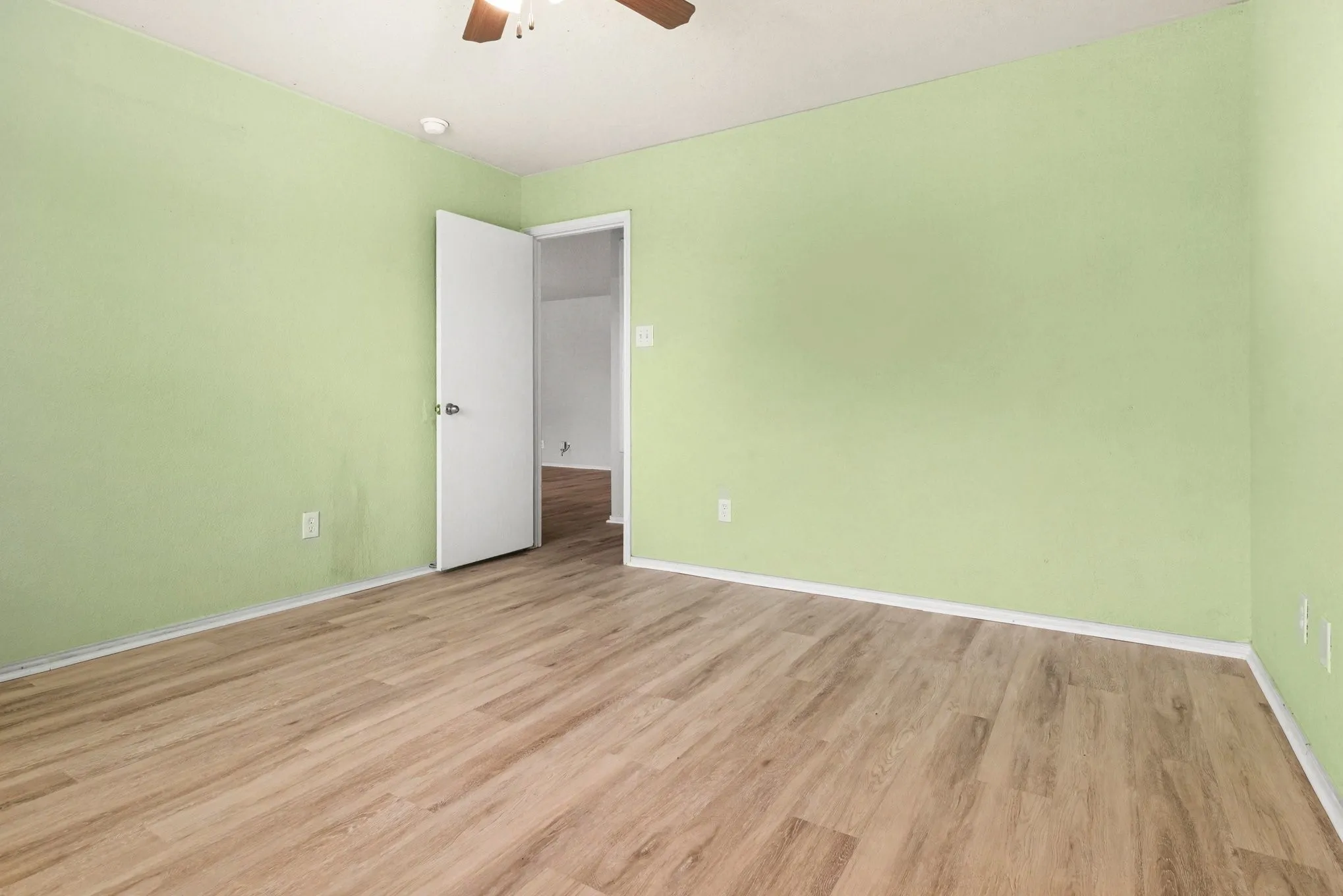 Single Family Residence For Sale in Kaufman County , 246 Willow Creek Lane, Terrell, Texas 75160, 3 Bedroom, 2 Bathroom, 2 Garage spaces, 1,234 Sqft, built in 2017, mls#21384733, Real Estate Agent in Terrell, Homes For Sale in Kaufman county, Homes For Sale in Terrell, Realtor in Terrell Texas, Real Estate Brokerage Independent Realty Texas, Luminita Cordes Realtor