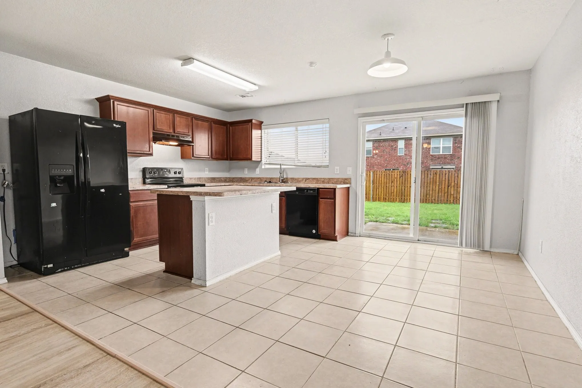 Single Family Residence For Sale in Kaufman County , 246 Willow Creek Lane, Terrell, Texas 75160, 3 Bedroom, 2 Bathroom, 2 Garage spaces, 1,234 Sqft, built in 2017, mls#21384733, Real Estate Agent in Terrell, Homes For Sale in Kaufman county, Homes For Sale in Terrell, Realtor in Terrell Texas, Real Estate Brokerage Independent Realty Texas, Luminita Cordes Realtor