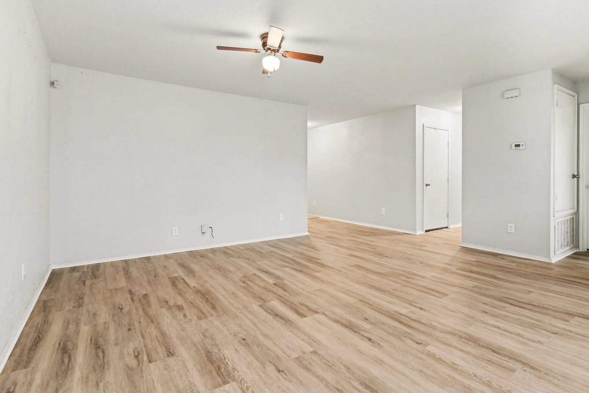 Single Family Residence For Sale in Kaufman County , 246 Willow Creek Lane, Terrell, Texas 75160, 3 Bedroom, 2 Bathroom, 2 Garage spaces, 1,234 Sqft, built in 2017, mls#21384733, Real Estate Agent in Terrell, Homes For Sale in Kaufman county, Homes For Sale in Terrell, Realtor in Terrell Texas, Real Estate Brokerage Independent Realty Texas, Luminita Cordes Realtor