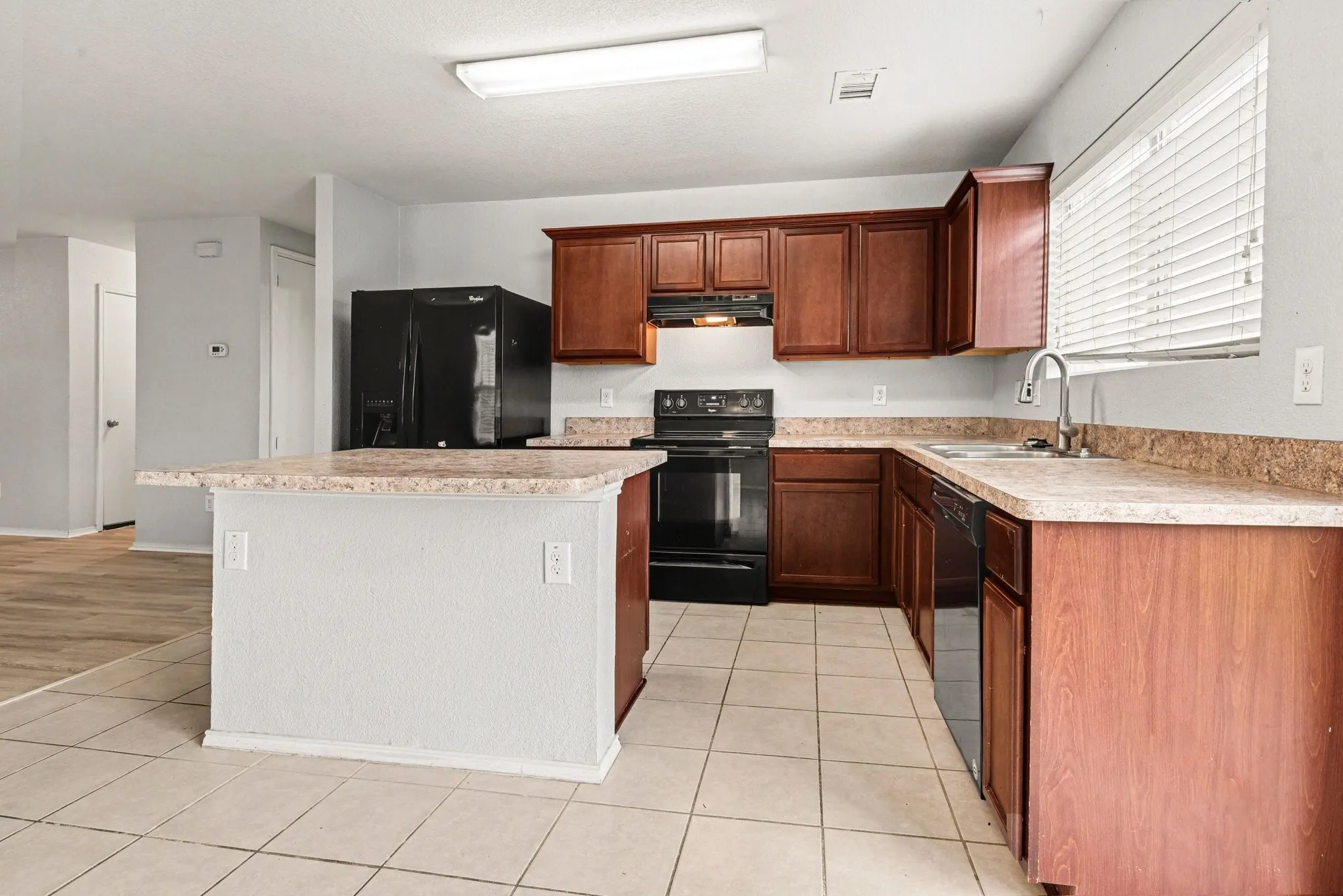 Single Family Residence For Sale in Kaufman County , 246 Willow Creek Lane, Terrell, Texas 75160, 3 Bedroom, 2 Bathroom, 2 Garage spaces, 1,234 Sqft, built in 2017, mls#21384733, Real Estate Agent in Terrell, Homes For Sale in Kaufman county, Homes For Sale in Terrell, Realtor in Terrell Texas, Real Estate Brokerage Independent Realty Texas, Luminita Cordes Realtor