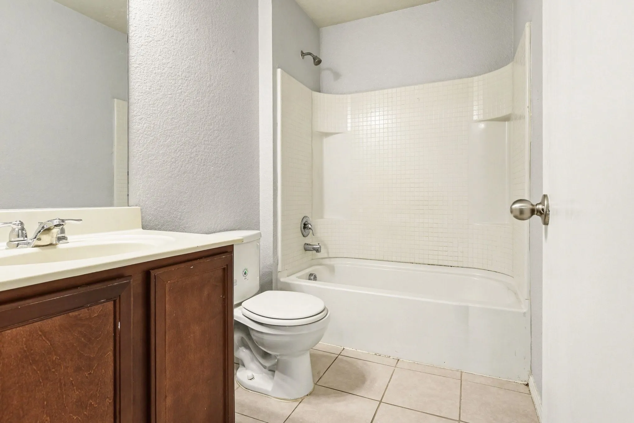 Single Family Residence For Sale in Kaufman County , 246 Willow Creek Lane, Terrell, Texas 75160, 3 Bedroom, 2 Bathroom, 2 Garage spaces, 1,234 Sqft, built in 2017, mls#21384733, Real Estate Agent in Terrell, Homes For Sale in Kaufman county, Homes For Sale in Terrell, Realtor in Terrell Texas, Real Estate Brokerage Independent Realty Texas, Luminita Cordes Realtor
