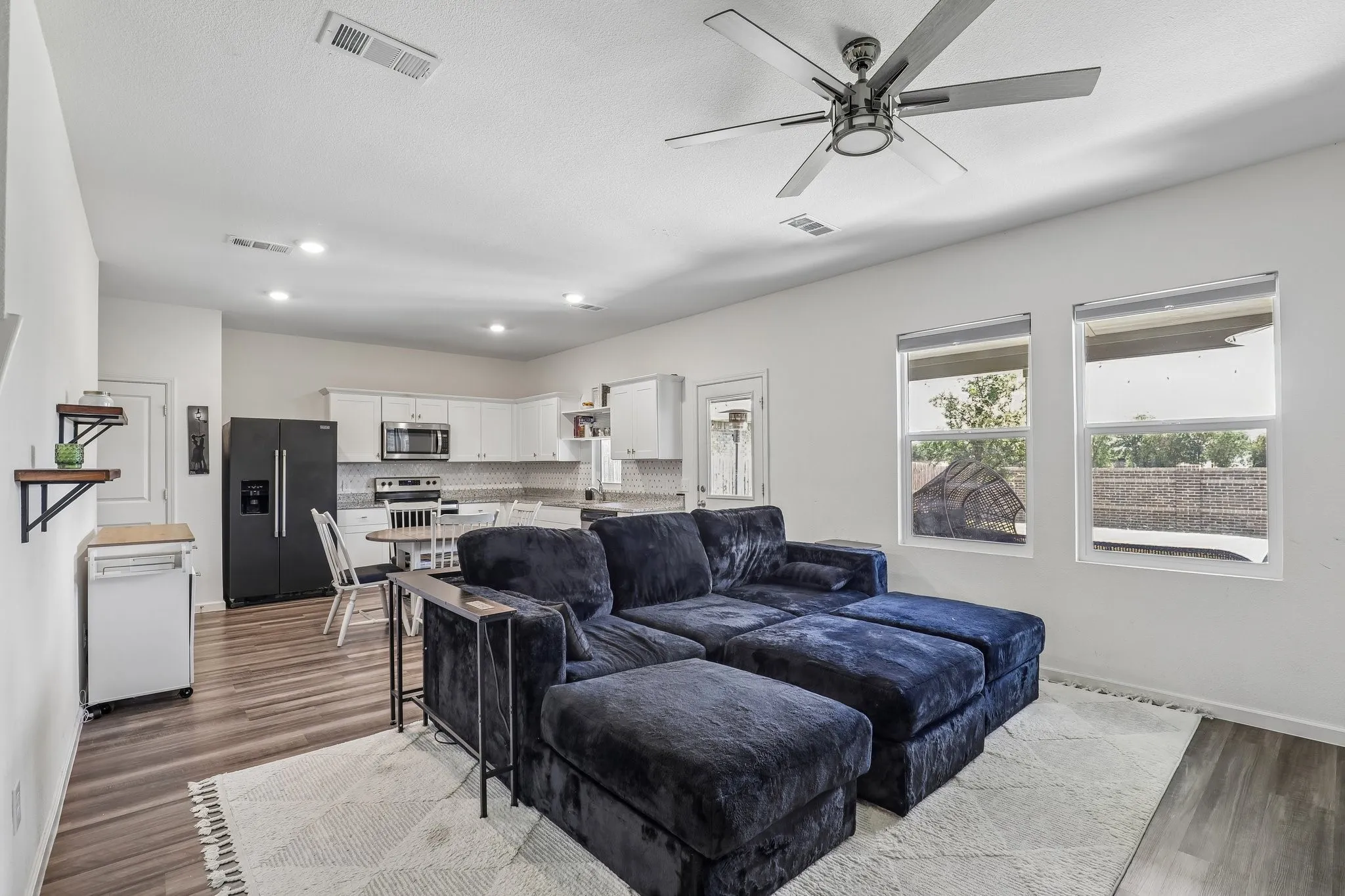 Single Family Residence For Sale in Collin County , 405 Covington Cove, Princeton, Texas 75407, 3 Bedroom, 3 Bathroom, 2 Garage spaces, 1,633 Sqft, built in 2021, mls#21358644, Real Estate Agent in Princeton, Homes For Sale in Collin county, Homes For Sale in Princeton, Realtor in Princeton Texas, Real Estate Brokerage Independent Realty Texas, Luminita Cordes Realtor