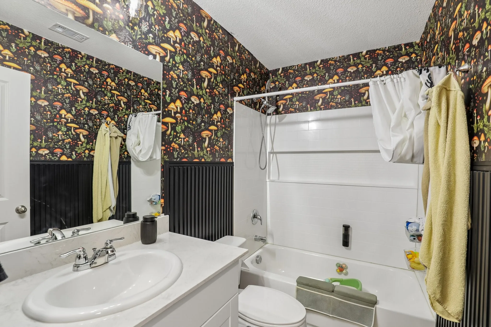 Single Family Residence For Sale in Collin County , 405 Covington Cove, Princeton, Texas 75407, 3 Bedroom, 3 Bathroom, 2 Garage spaces, 1,633 Sqft, built in 2021, mls#21358644, Real Estate Agent in Princeton, Homes For Sale in Collin county, Homes For Sale in Princeton, Realtor in Princeton Texas, Real Estate Brokerage Independent Realty Texas, Luminita Cordes Realtor