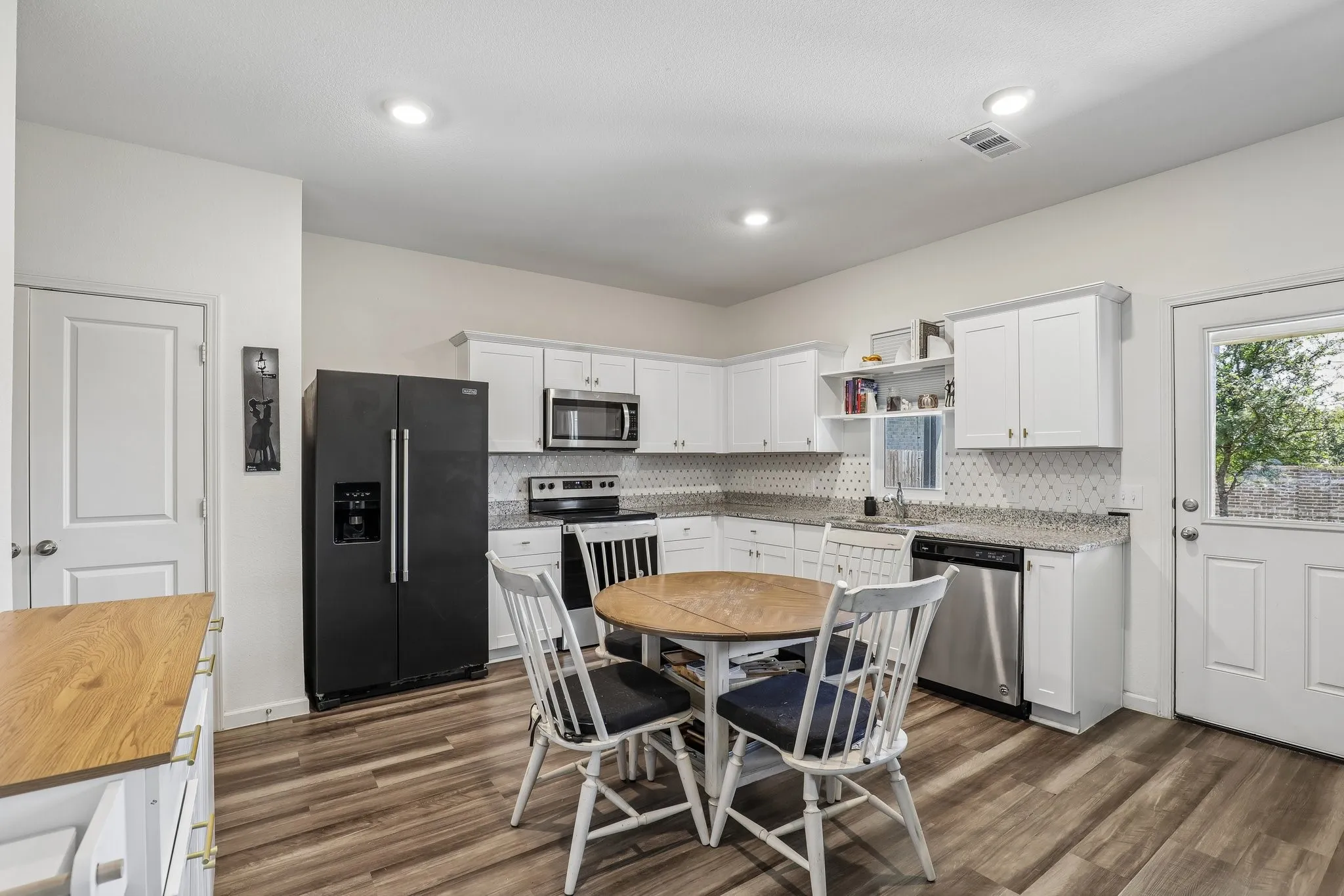 Single Family Residence For Sale in Collin County , 405 Covington Cove, Princeton, Texas 75407, 3 Bedroom, 3 Bathroom, 2 Garage spaces, 1,633 Sqft, built in 2021, mls#21358644, Real Estate Agent in Princeton, Homes For Sale in Collin county, Homes For Sale in Princeton, Realtor in Princeton Texas, Real Estate Brokerage Independent Realty Texas, Luminita Cordes Realtor