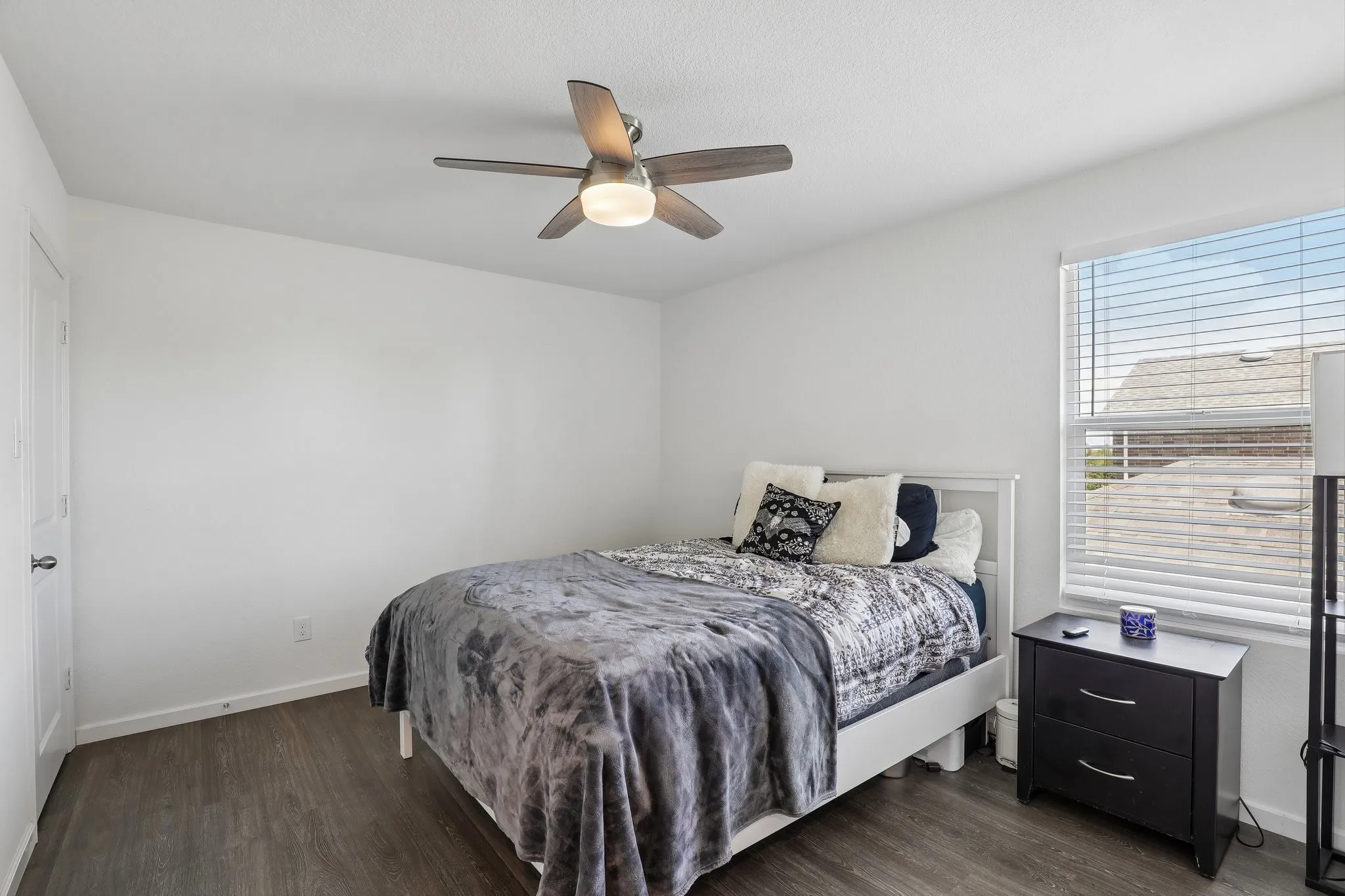 Single Family Residence For Sale in Collin County , 405 Covington Cove, Princeton, Texas 75407, 3 Bedroom, 3 Bathroom, 2 Garage spaces, 1,633 Sqft, built in 2021, mls#21358644, Real Estate Agent in Princeton, Homes For Sale in Collin county, Homes For Sale in Princeton, Realtor in Princeton Texas, Real Estate Brokerage Independent Realty Texas, Luminita Cordes Realtor