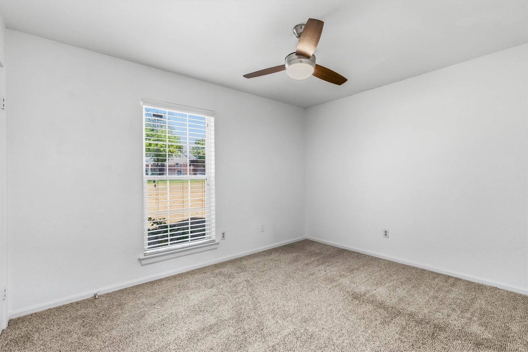 Single Family Residence For Rent in Dallas County , 266 Barclay Avenue, Coppell, Texas 75019, 3 Bedroom, 2 Bathroom, 2 Garage spaces, 1,599 Sqft, built in 1985, mls#21384246, Real Estate Agent in Coppell, Homes For Rent in Dallas county, Homes For Rent in Coppell, Realtor in Coppell Texas, Real Estate Brokerage Independent Realty Texas, Luminita Cordes Realtor