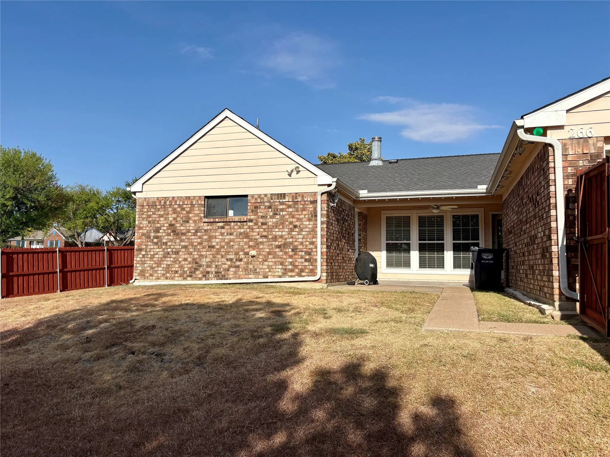 Single Family Residence For Rent in Dallas County , 266 Barclay Avenue, Coppell, Texas 75019, 3 Bedroom, 2 Bathroom, 2 Garage spaces, 1,599 Sqft, built in 1985, mls#21384246, Real Estate Agent in Coppell, Homes For Rent in Dallas county, Homes For Rent in Coppell, Realtor in Coppell Texas, Real Estate Brokerage Independent Realty Texas, Luminita Cordes Realtor