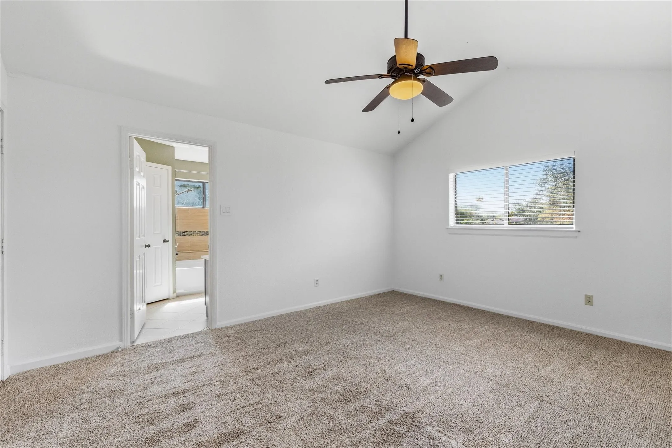 Single Family Residence For Rent in Dallas County , 266 Barclay Avenue, Coppell, Texas 75019, 3 Bedroom, 2 Bathroom, 2 Garage spaces, 1,599 Sqft, built in 1985, mls#21384246, Real Estate Agent in Coppell, Homes For Rent in Dallas county, Homes For Rent in Coppell, Realtor in Coppell Texas, Real Estate Brokerage Independent Realty Texas, Luminita Cordes Realtor