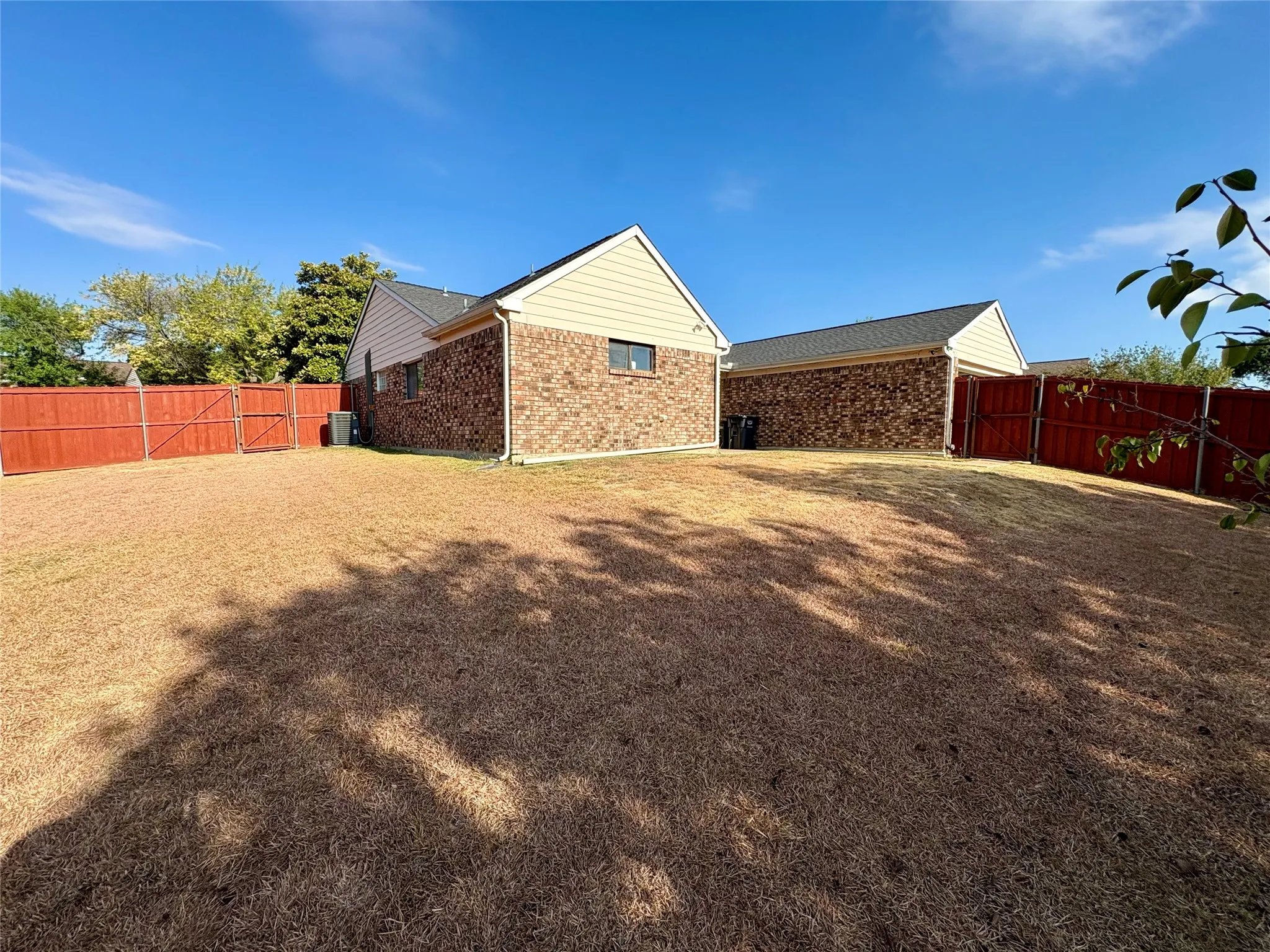 Single Family Residence For Rent in Dallas County , 266 Barclay Avenue, Coppell, Texas 75019, 3 Bedroom, 2 Bathroom, 2 Garage spaces, 1,599 Sqft, built in 1985, mls#21384246, Real Estate Agent in Coppell, Homes For Rent in Dallas county, Homes For Rent in Coppell, Realtor in Coppell Texas, Real Estate Brokerage Independent Realty Texas, Luminita Cordes Realtor