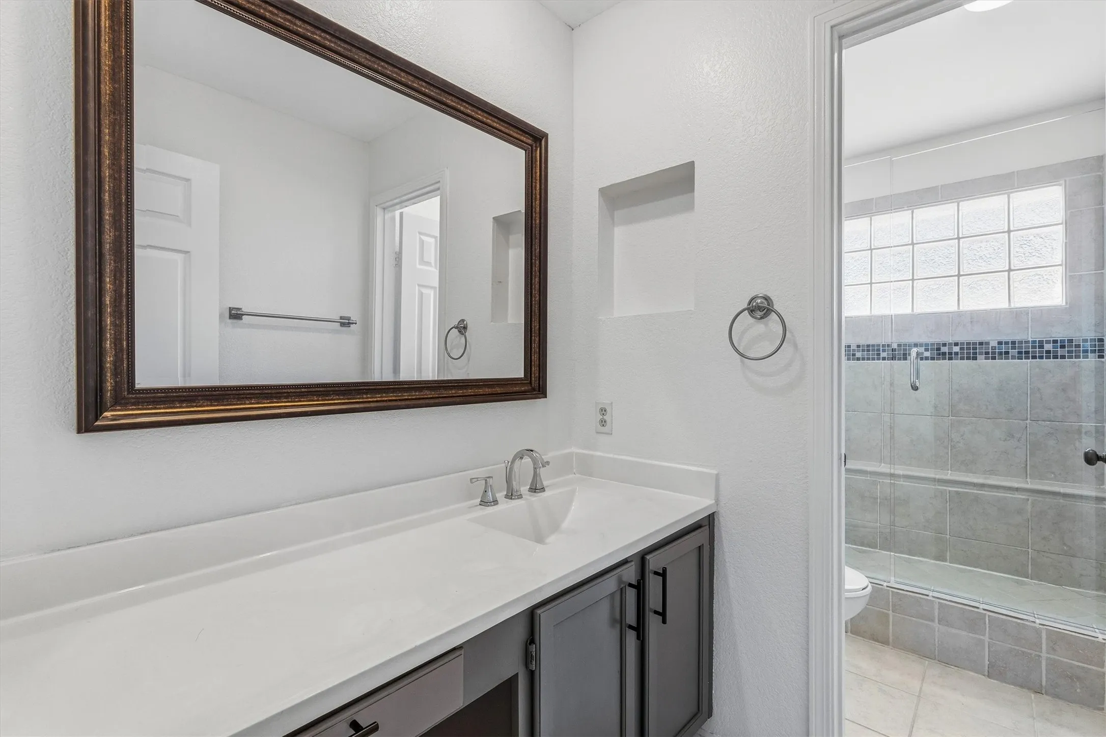 Single Family Residence For Rent in Dallas County , 266 Barclay Avenue, Coppell, Texas 75019, 3 Bedroom, 2 Bathroom, 2 Garage spaces, 1,599 Sqft, built in 1985, mls#21384246, Real Estate Agent in Coppell, Homes For Rent in Dallas county, Homes For Rent in Coppell, Realtor in Coppell Texas, Real Estate Brokerage Independent Realty Texas, Luminita Cordes Realtor