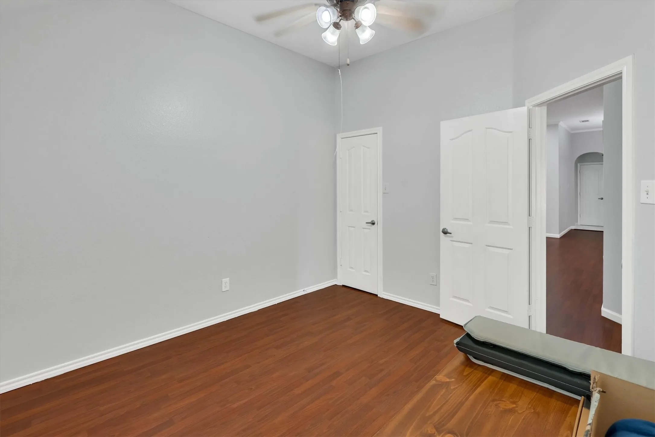 Single Family Residence For Sale in Dallas County , 1506 Park Grove Drive, Irving, Texas 75060, 4 Bedroom, 2 Bathroom, 2 Garage spaces, 2,440 Sqft, built in 2007, mls#21384559, Real Estate Agent in Irving, Homes For Sale in Dallas county, Homes For Sale in Irving, Realtor in Irving Texas, Real Estate Brokerage Independent Realty Texas, Luminita Cordes Realtor