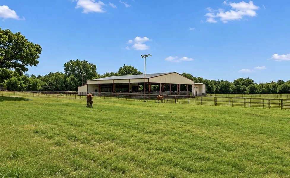 Single Family Residence For Sale in Parker County , 2121 Old Dicey Road, Weatherford, Texas 76085, 5 Bedroom, 5 Bathroom, 6 Garage spaces, 5,132 Sqft, built in 1998, mls#21384731, Real Estate Agent in Weatherford, Homes For Sale in Parker county, Homes For Sale in Weatherford, Realtor in Weatherford Texas, Real Estate Brokerage Independent Realty Texas, Luminita Cordes Realtor