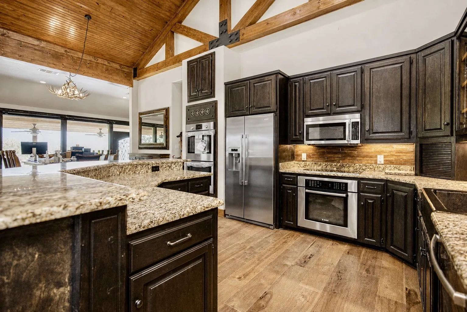 Single Family Residence For Sale in Parker County , 2121 Old Dicey Road, Weatherford, Texas 76085, 5 Bedroom, 5 Bathroom, 6 Garage spaces, 5,132 Sqft, built in 1998, mls#21384731, Real Estate Agent in Weatherford, Homes For Sale in Parker county, Homes For Sale in Weatherford, Realtor in Weatherford Texas, Real Estate Brokerage Independent Realty Texas, Luminita Cordes Realtor