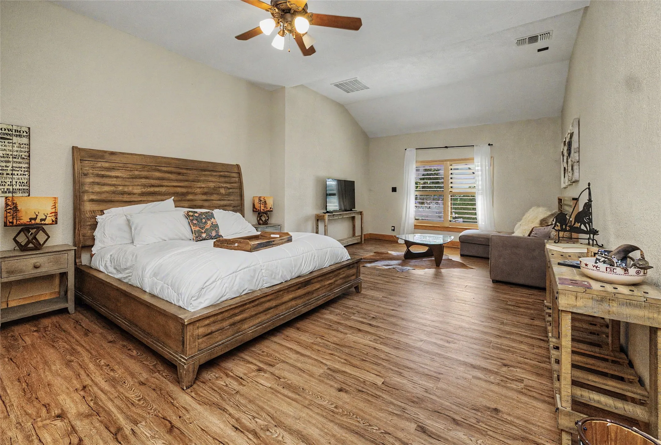 Single Family Residence For Sale in Parker County , 2121 Old Dicey Road, Weatherford, Texas 76085, 5 Bedroom, 5 Bathroom, 6 Garage spaces, 5,132 Sqft, built in 1998, mls#21384731, Real Estate Agent in Weatherford, Homes For Sale in Parker county, Homes For Sale in Weatherford, Realtor in Weatherford Texas, Real Estate Brokerage Independent Realty Texas, Luminita Cordes Realtor