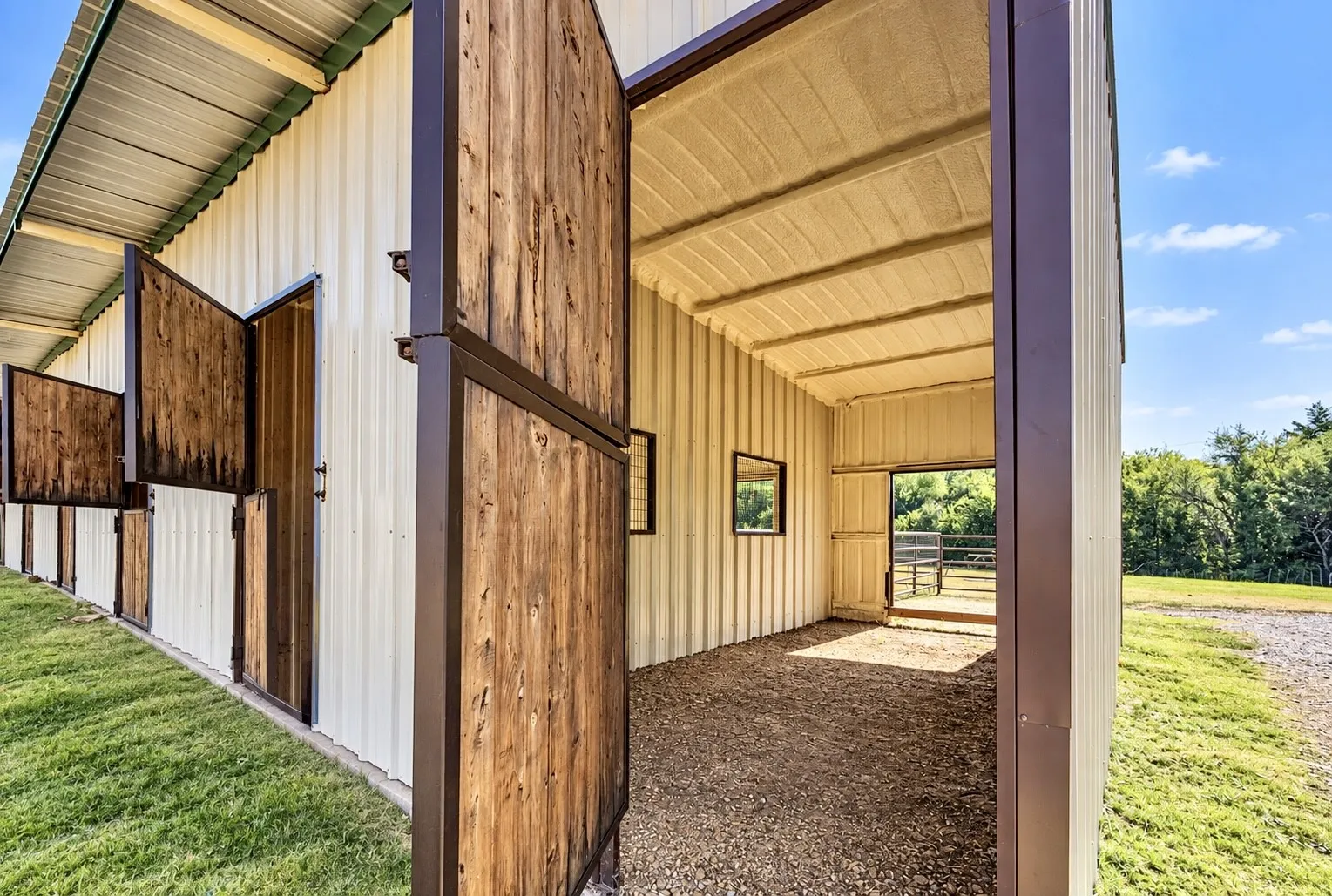 Single Family Residence For Sale in Parker County , 2121 Old Dicey Road, Weatherford, Texas 76085, 5 Bedroom, 5 Bathroom, 6 Garage spaces, 5,132 Sqft, built in 1998, mls#21384731, Real Estate Agent in Weatherford, Homes For Sale in Parker county, Homes For Sale in Weatherford, Realtor in Weatherford Texas, Real Estate Brokerage Independent Realty Texas, Luminita Cordes Realtor