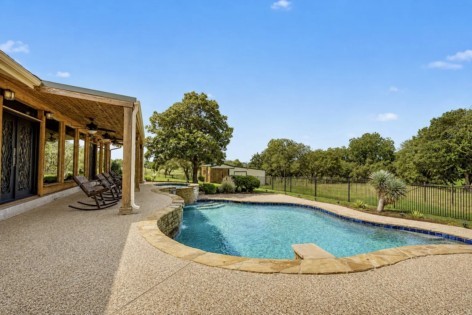 Single Family Residence For Sale in Parker County , 2121 Old Dicey Road, Weatherford, Texas 76085, 5 Bedroom, 5 Bathroom, 6 Garage spaces, 5,132 Sqft, built in 1998, mls#21384731, Real Estate Agent in Weatherford, Homes For Sale in Parker county, Homes For Sale in Weatherford, Realtor in Weatherford Texas, Real Estate Brokerage Independent Realty Texas, Luminita Cordes Realtor