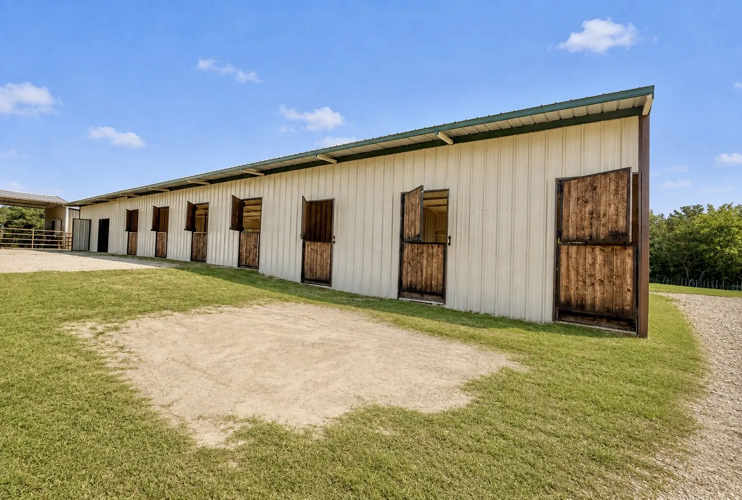 Single Family Residence For Sale in Parker County , 2121 Old Dicey Road, Weatherford, Texas 76085, 5 Bedroom, 5 Bathroom, 6 Garage spaces, 5,132 Sqft, built in 1998, mls#21384731, Real Estate Agent in Weatherford, Homes For Sale in Parker county, Homes For Sale in Weatherford, Realtor in Weatherford Texas, Real Estate Brokerage Independent Realty Texas, Luminita Cordes Realtor