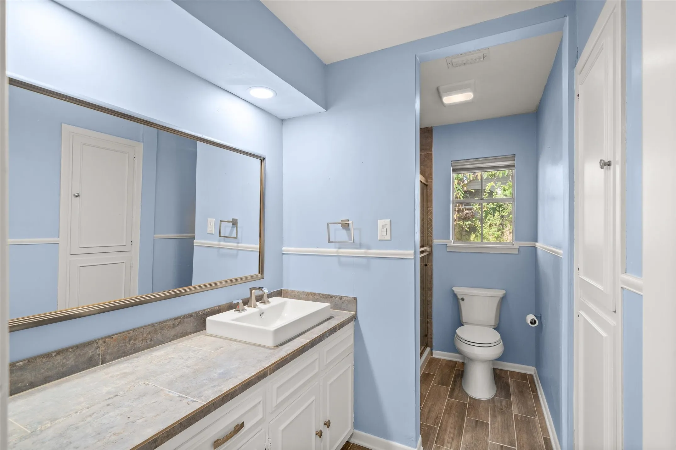 Single Family Residence For Sale in Smith County , 2813 Rockbridge Road, Tyler, Texas 75701, 3 Bedroom, 3 Bathroom, 2 Garage spaces, 2,371 Sqft, built in 1973, mls#21385014, Real Estate Agent in Tyler, Homes For Sale in Smith county, Homes For Sale in Tyler, Realtor in Tyler Texas, Real Estate Brokerage Independent Realty Texas, Luminita Cordes Realtor